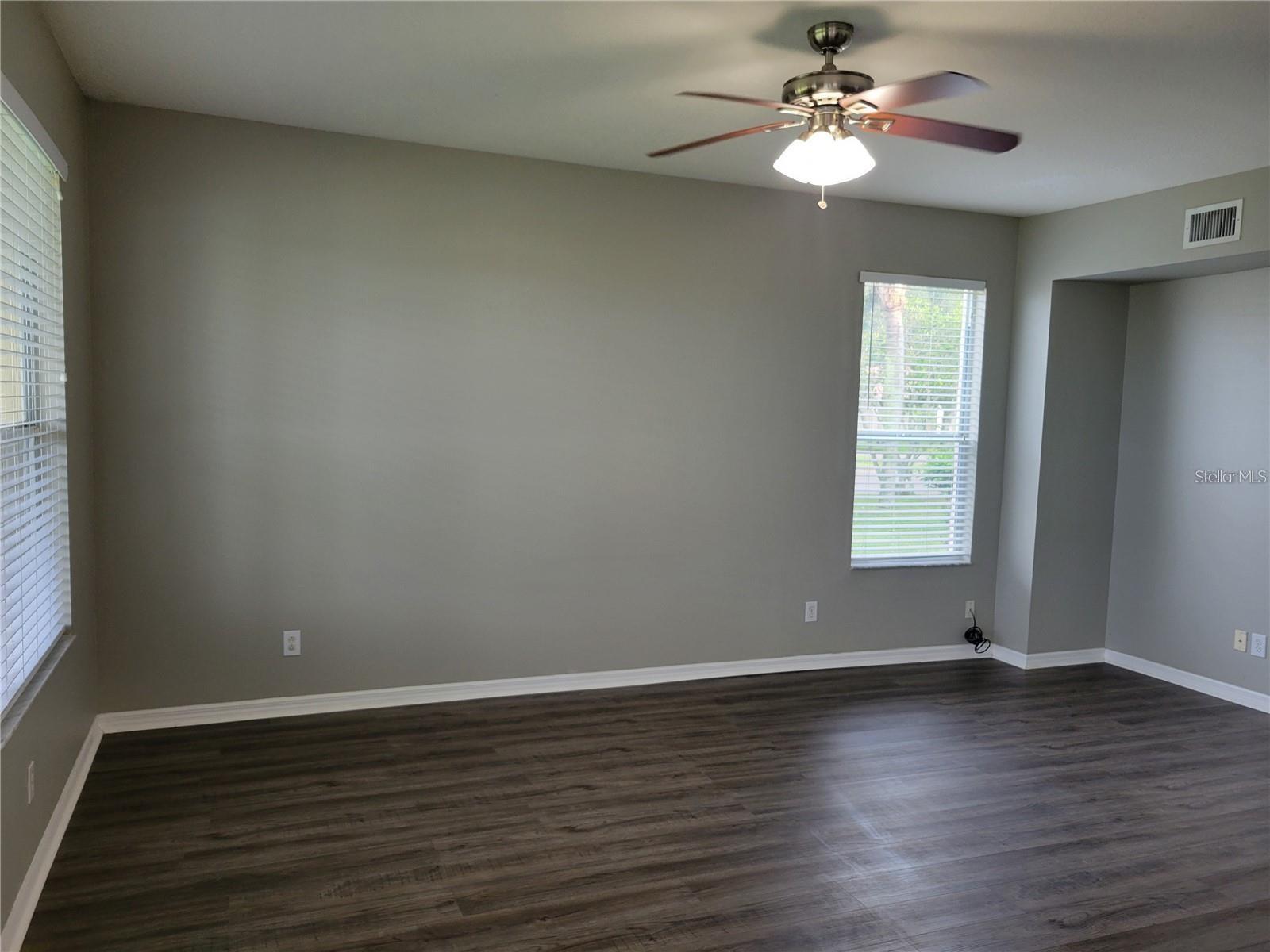7215 COLONIAL LAKE DR — photo 9