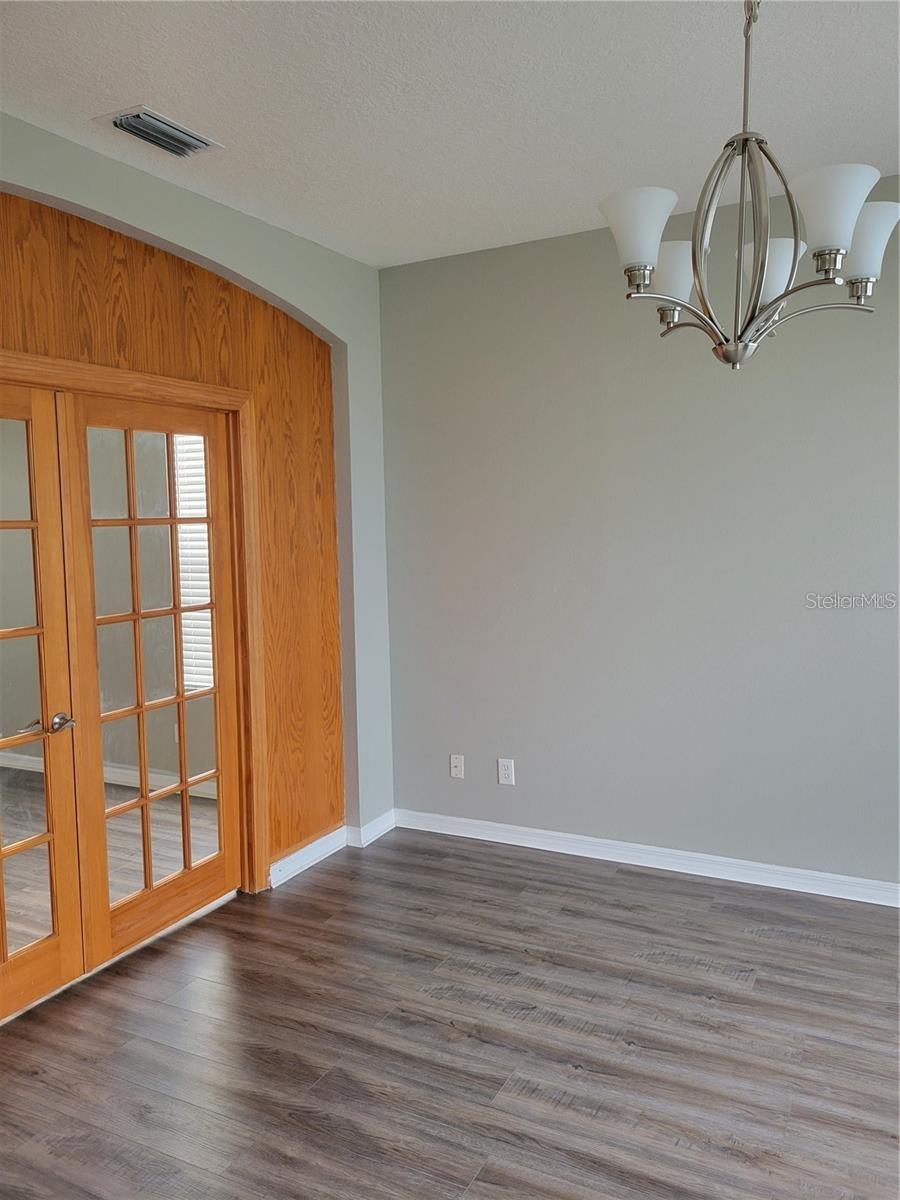 7215 COLONIAL LAKE DR — photo 5