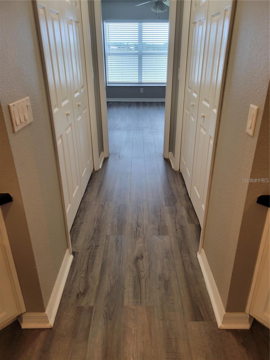 7215 COLONIAL LAKE DR — photo 23
