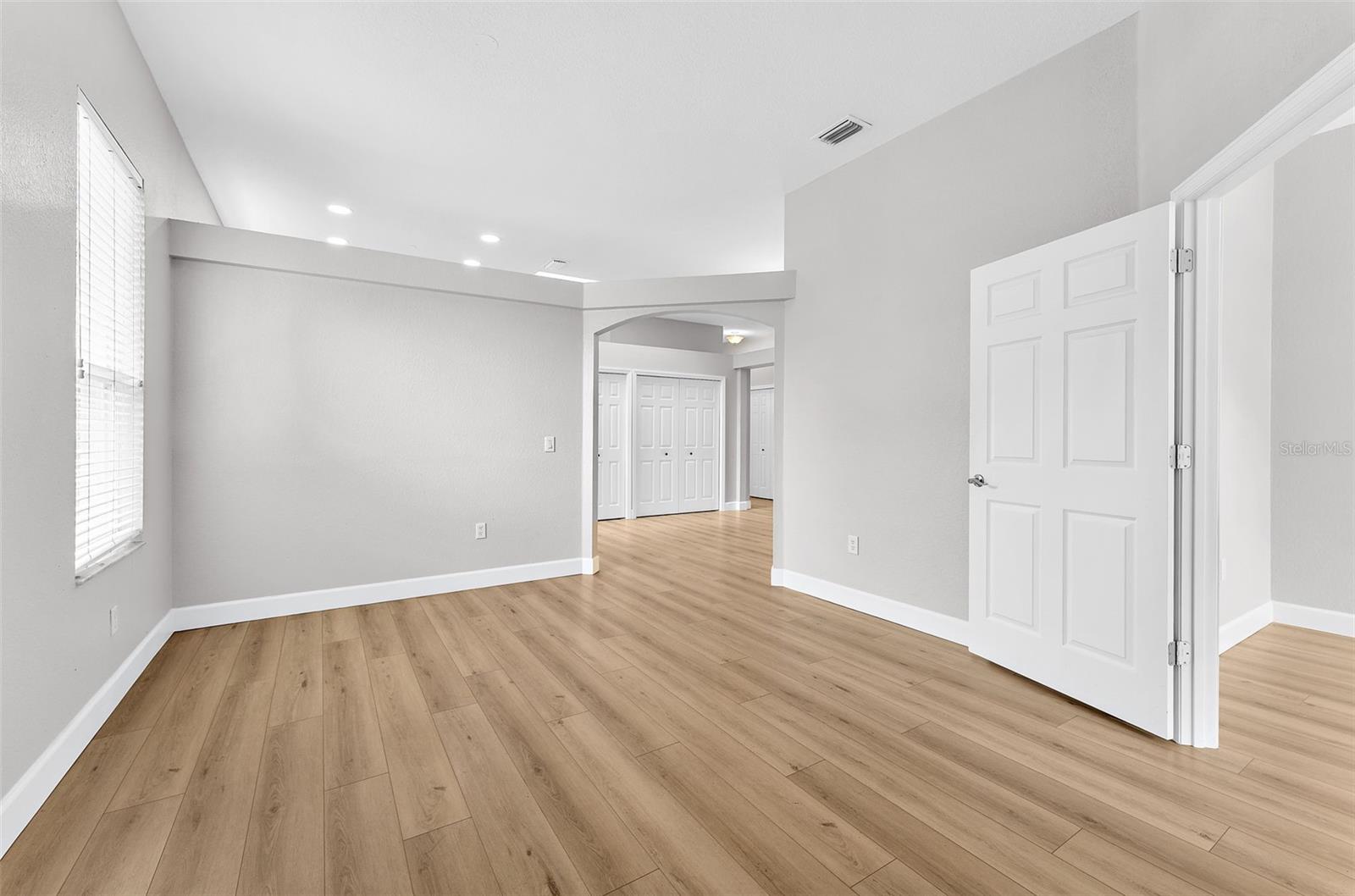 6462 GOLDEN LEAF CT — photo 4