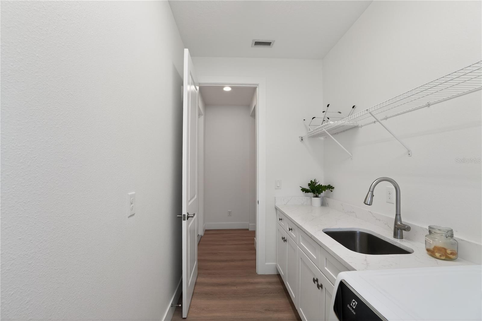 3090 QUARTER ST — photo 32