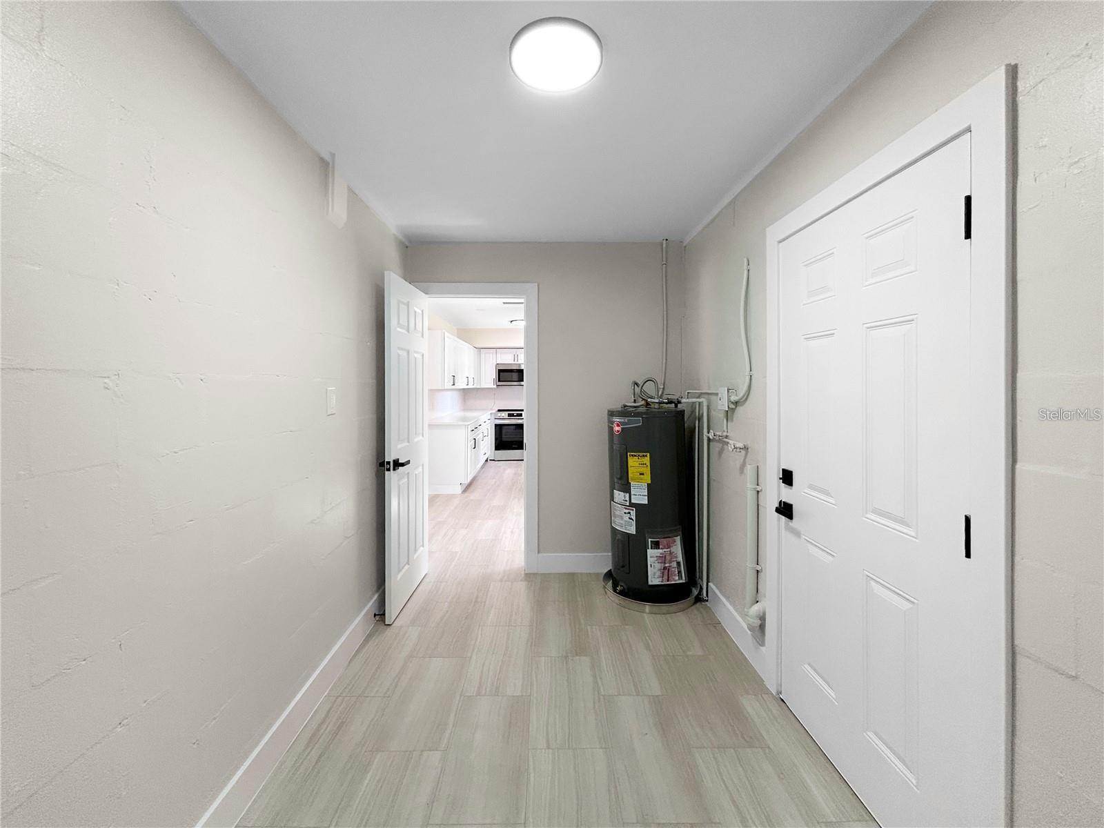 413 COUNTRY CLUB DR — photo 21