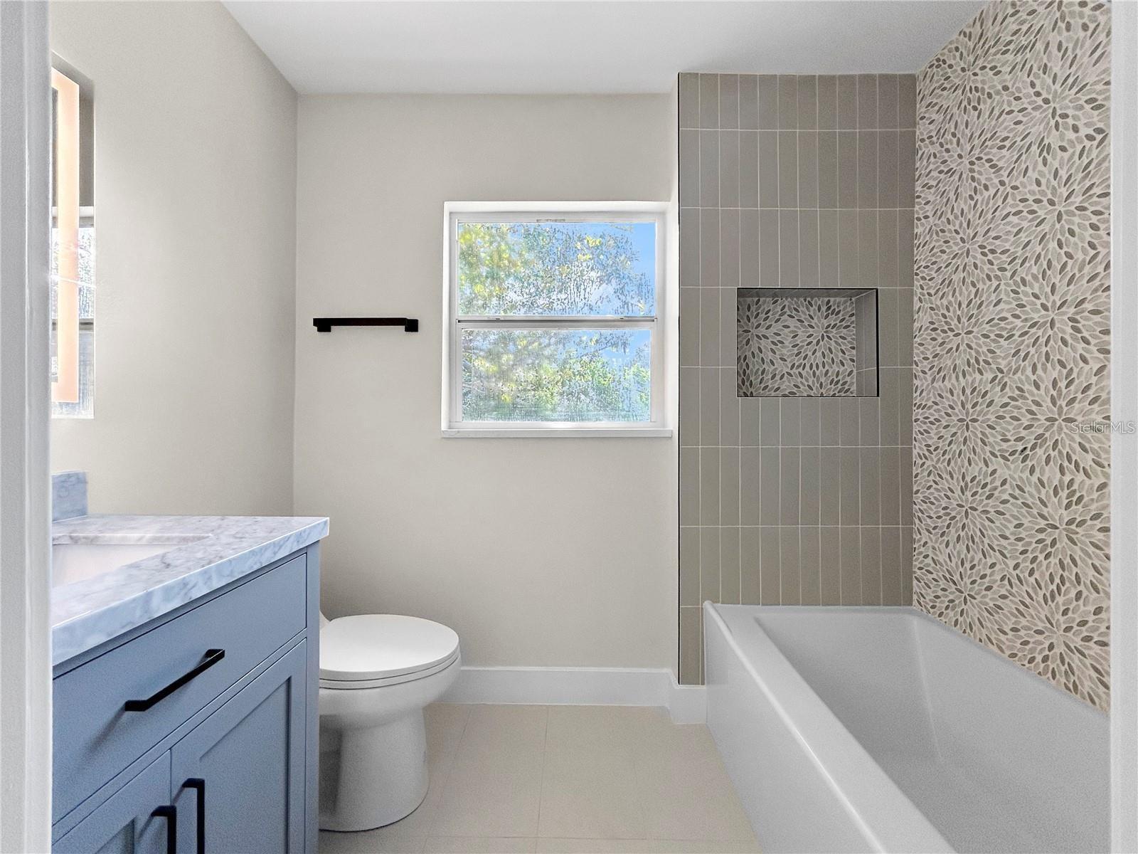 413 COUNTRY CLUB DR — photo 18