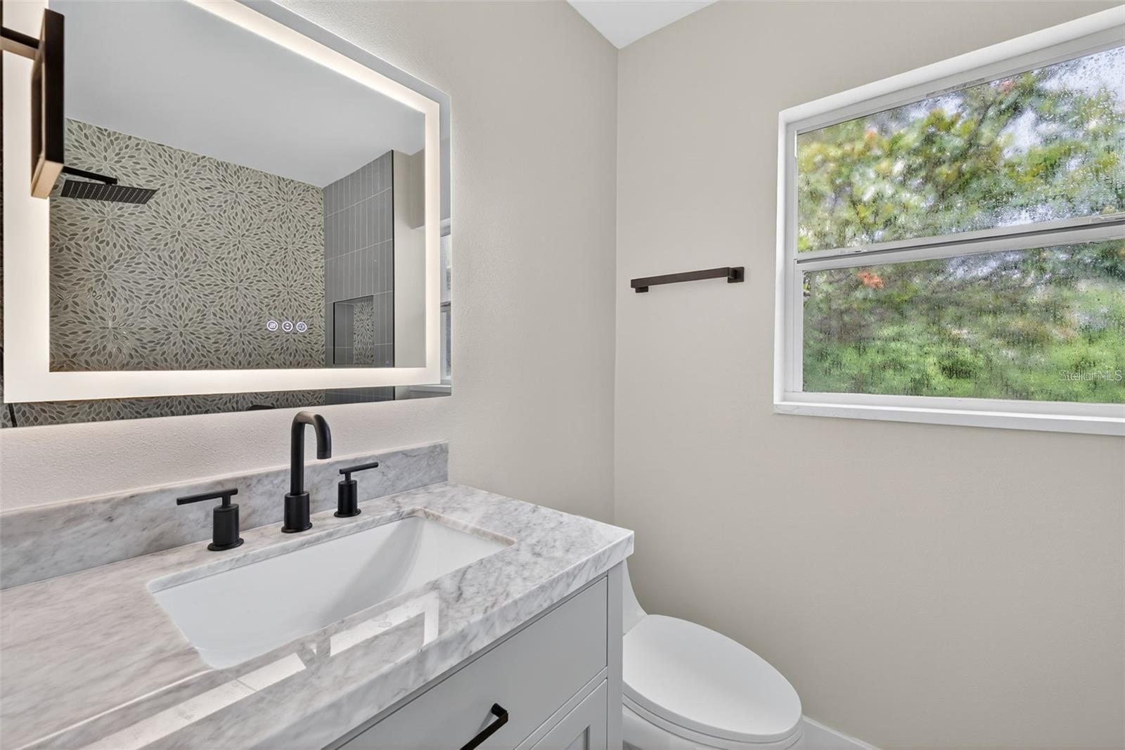 413 COUNTRY CLUB DR — photo 17