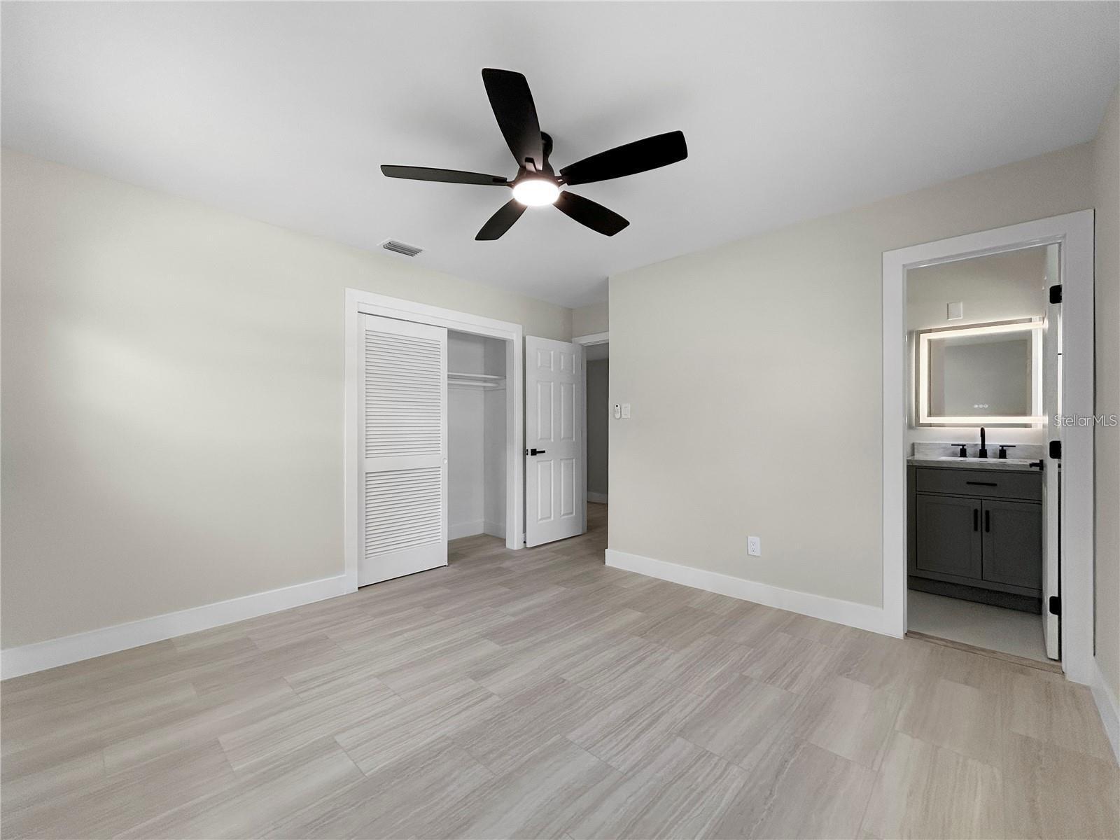 413 COUNTRY CLUB DR — photo 10