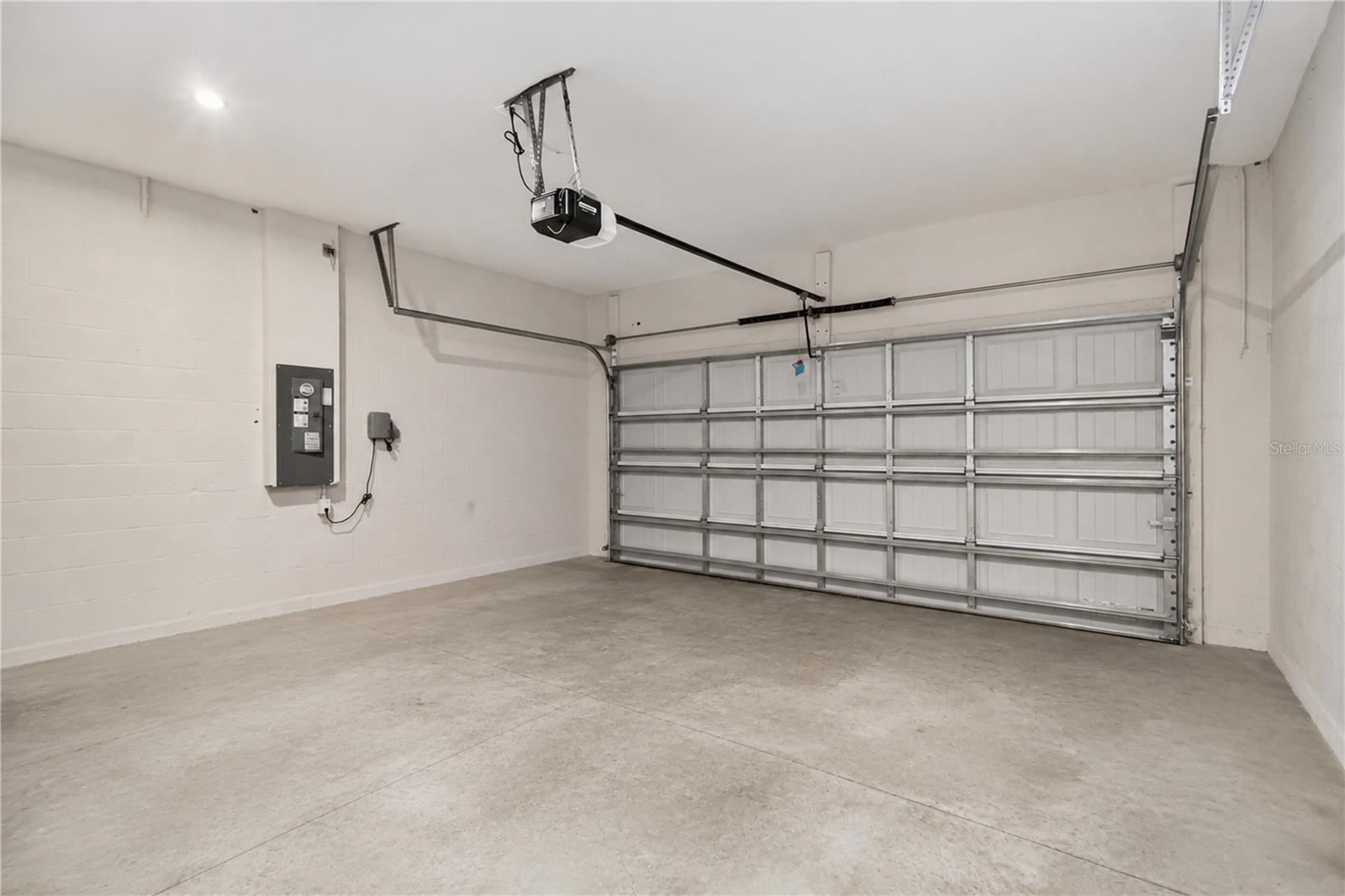4525 PIPPIN LN — photo 33