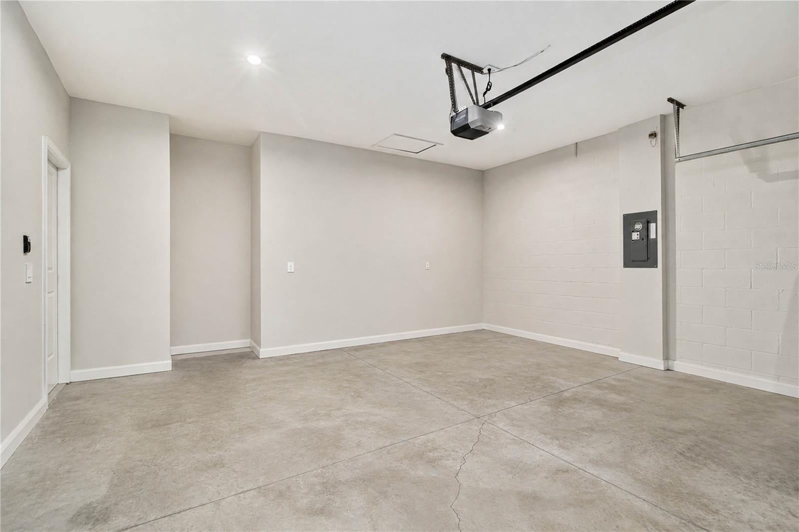 4525 PIPPIN LN — photo 34