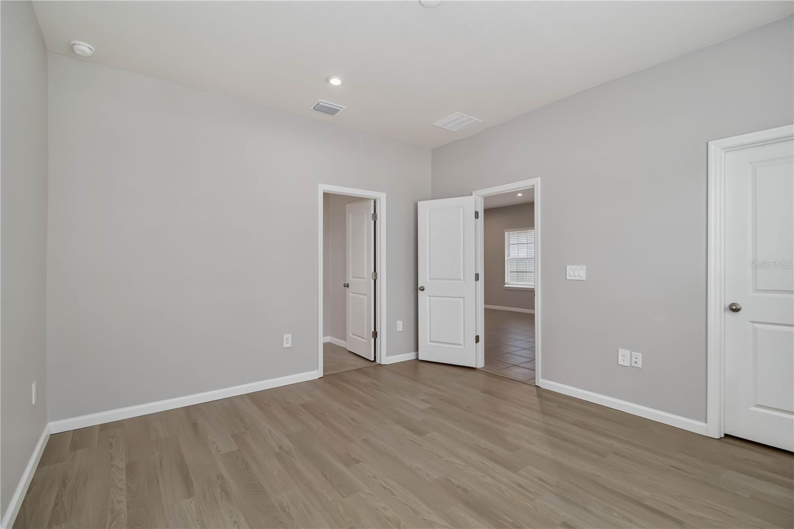 4525 PIPPIN LN — photo 17
