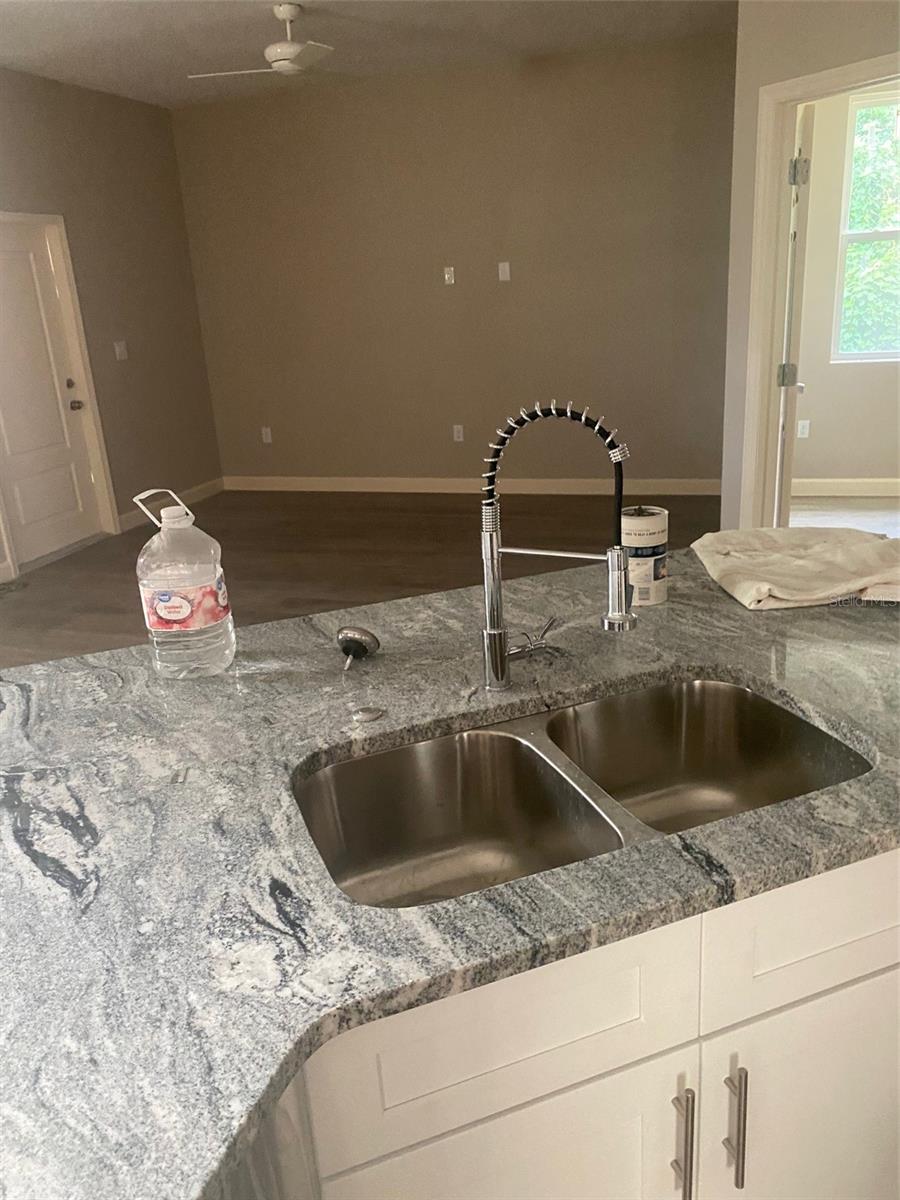 14910 LAURIE LN — photo 9