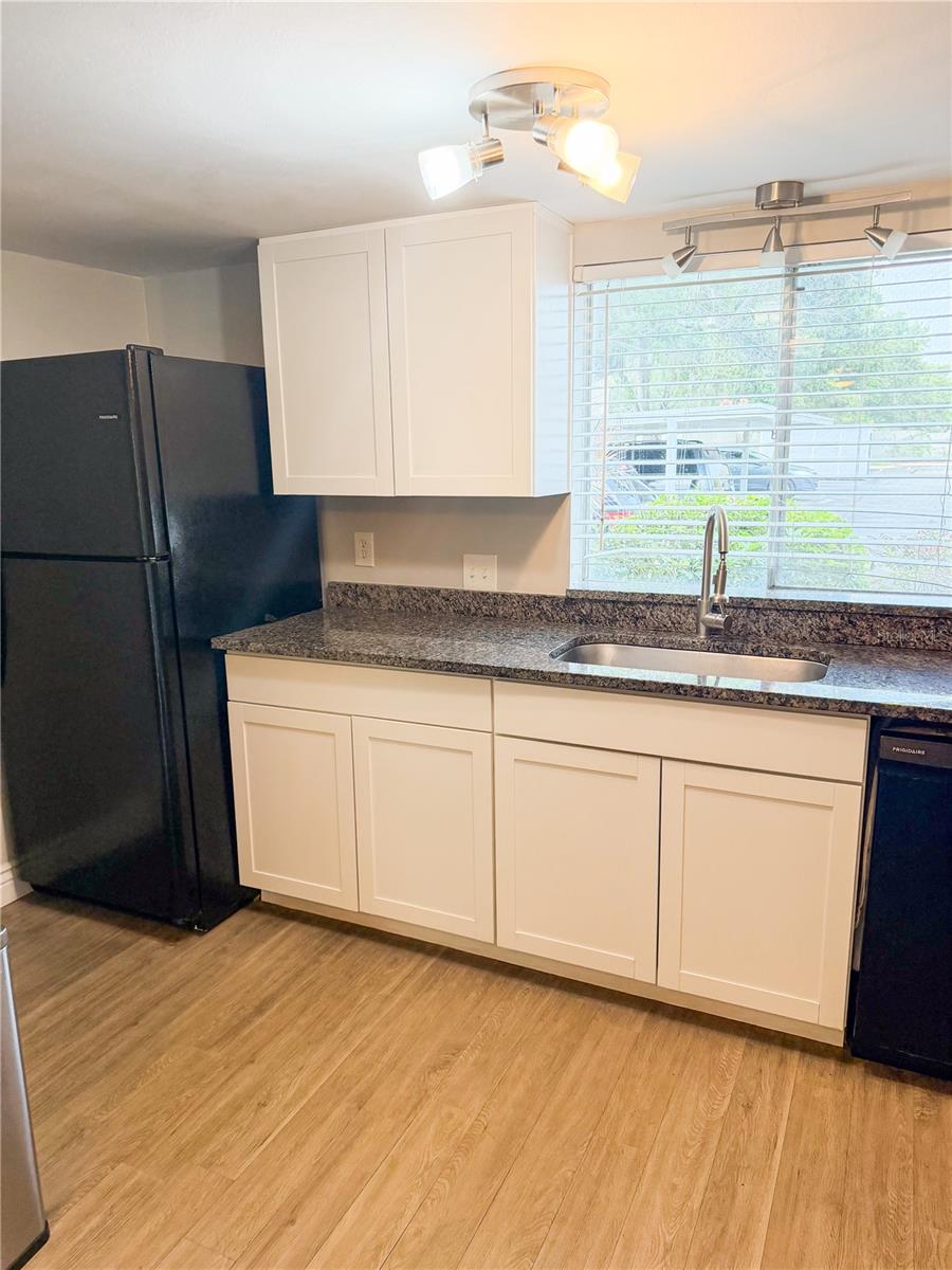 3850 N LAKE DR #140 — photo 9