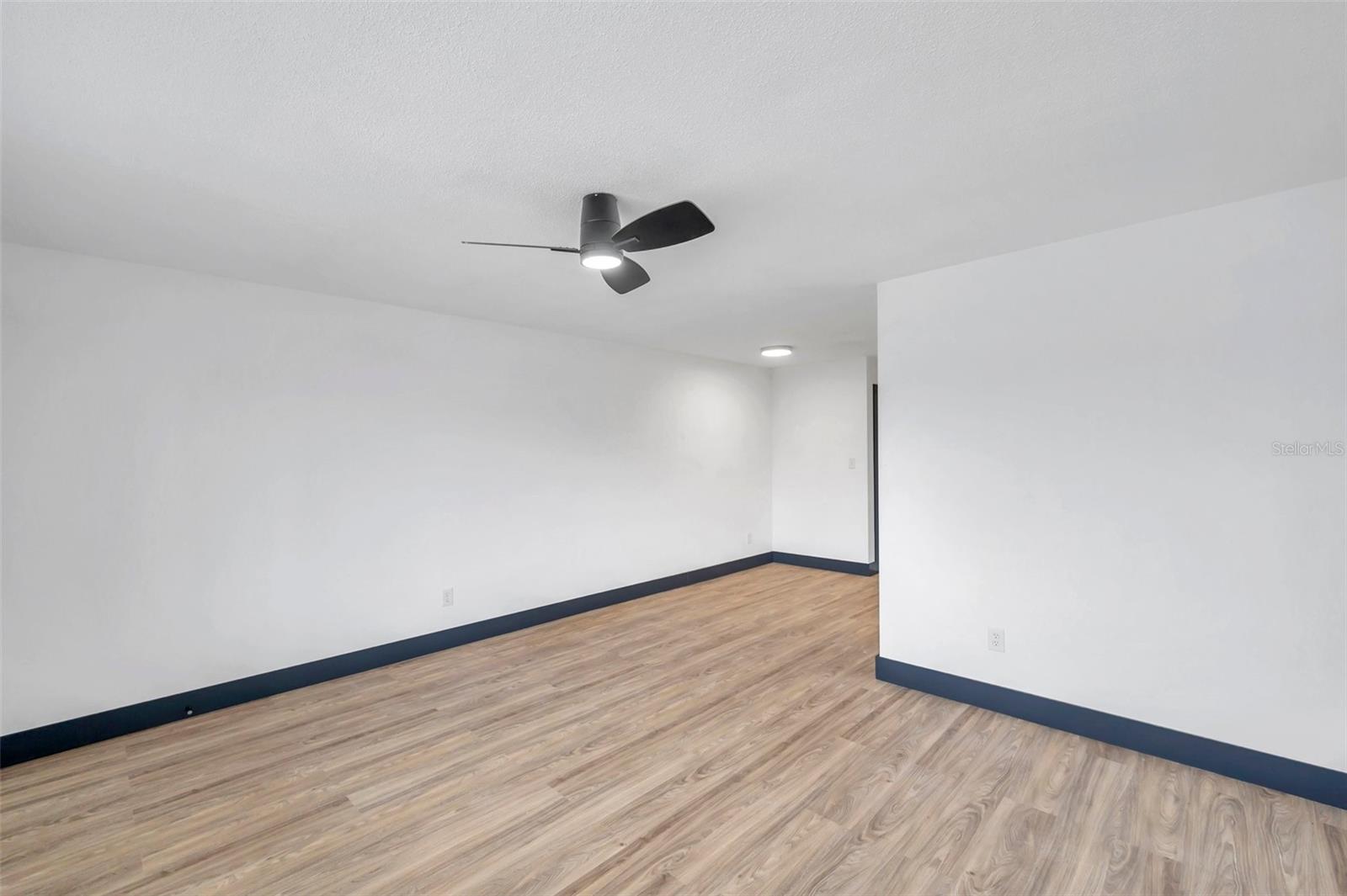 2366 SHELLEY ST #10 — photo 4