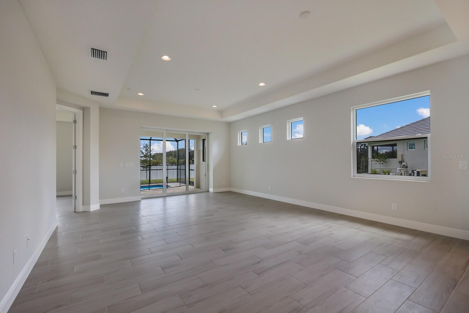 10748 KLEE AVE — photo 8