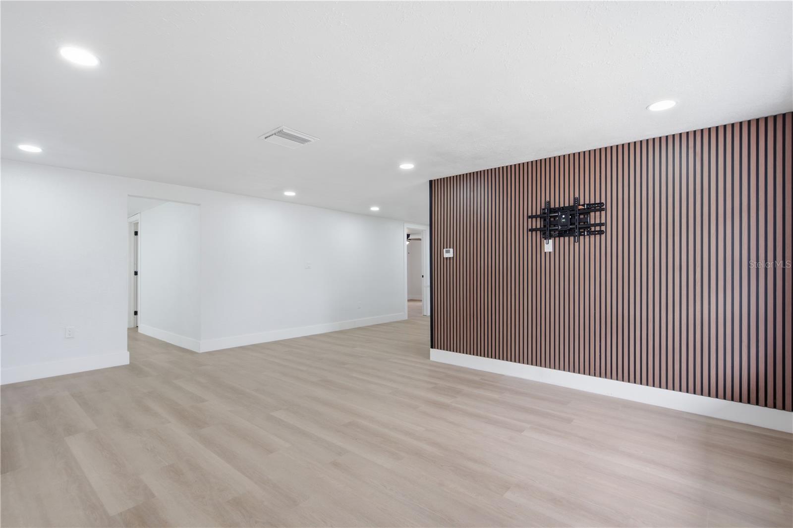 7811 TYSON DR — photo 11