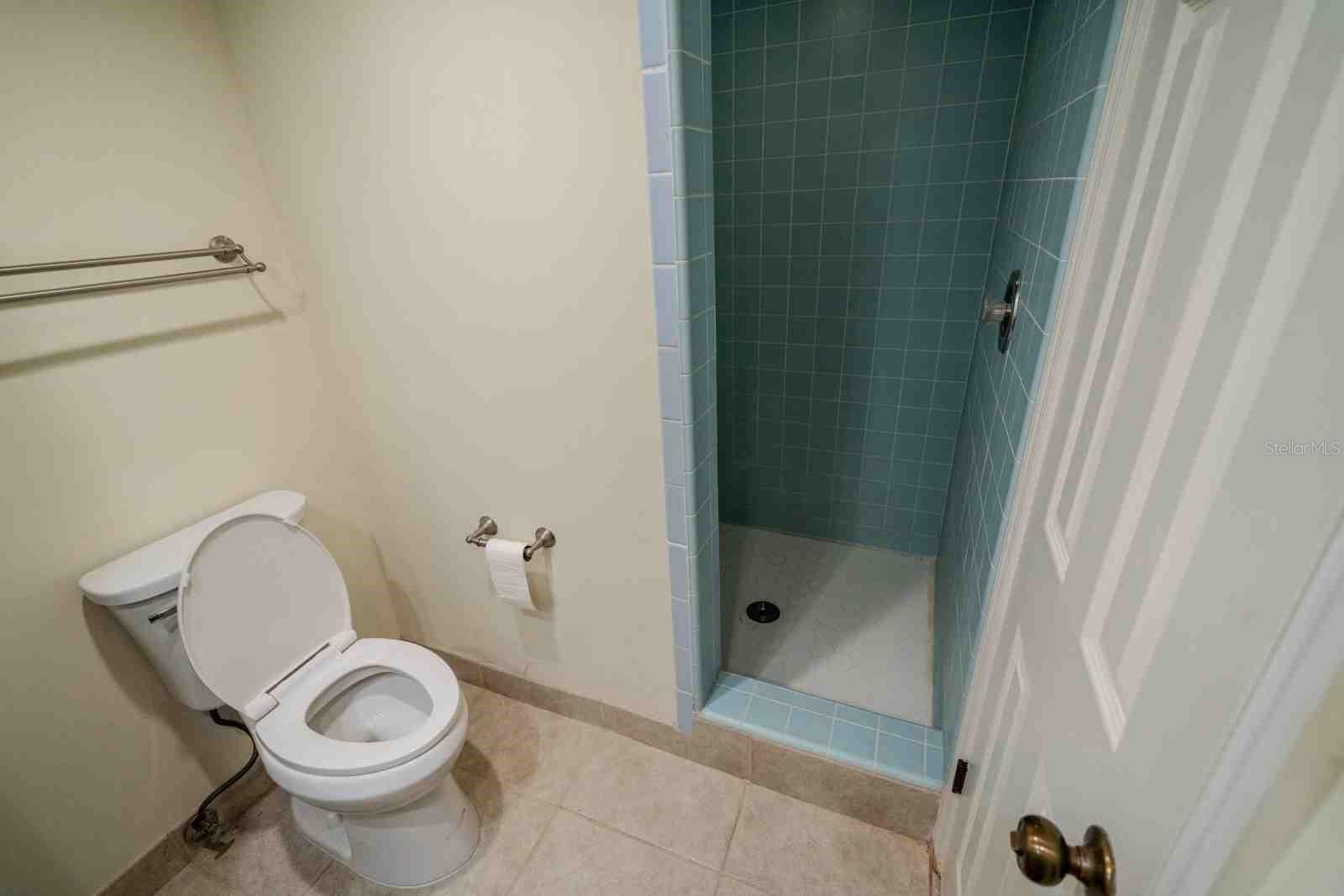 225 COUNTRY CLUB DR #D142 — photo 23