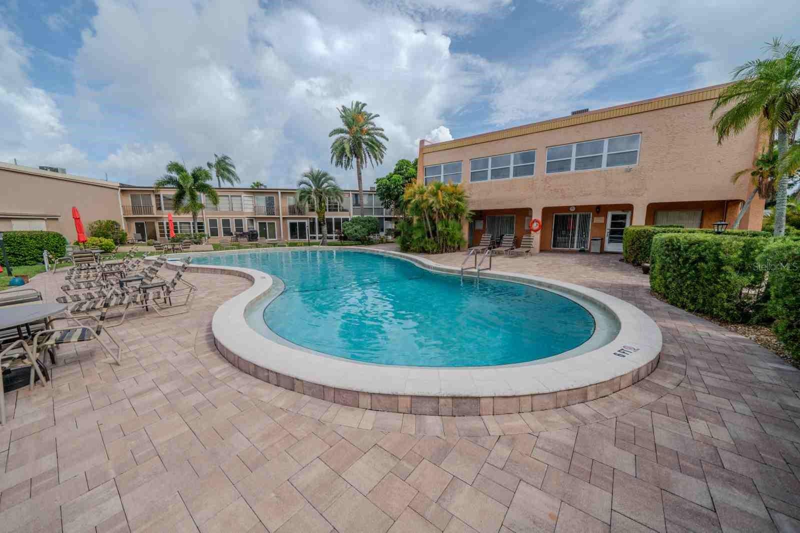 225 COUNTRY CLUB DR #D142 — photo 28