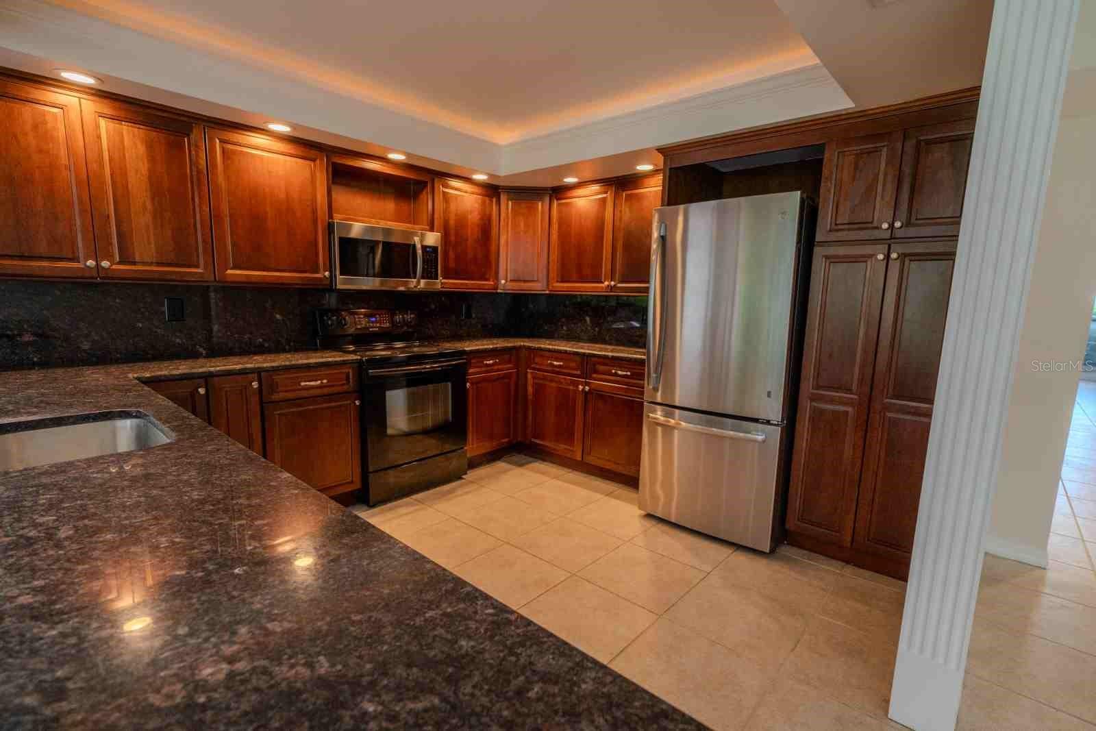 225 COUNTRY CLUB DR #D142 — photo 11