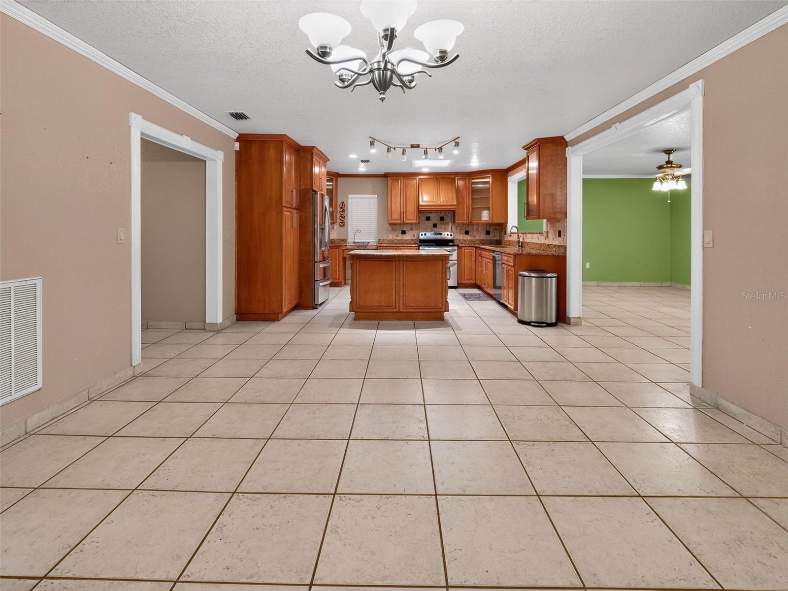 8516 TWIN LAKE BLVD — photo 7
