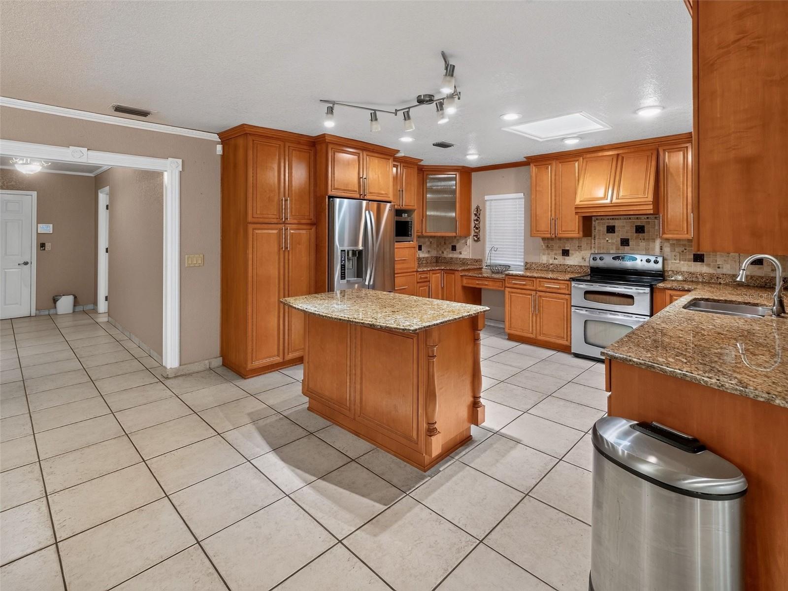 8516 TWIN LAKE BLVD — photo 9