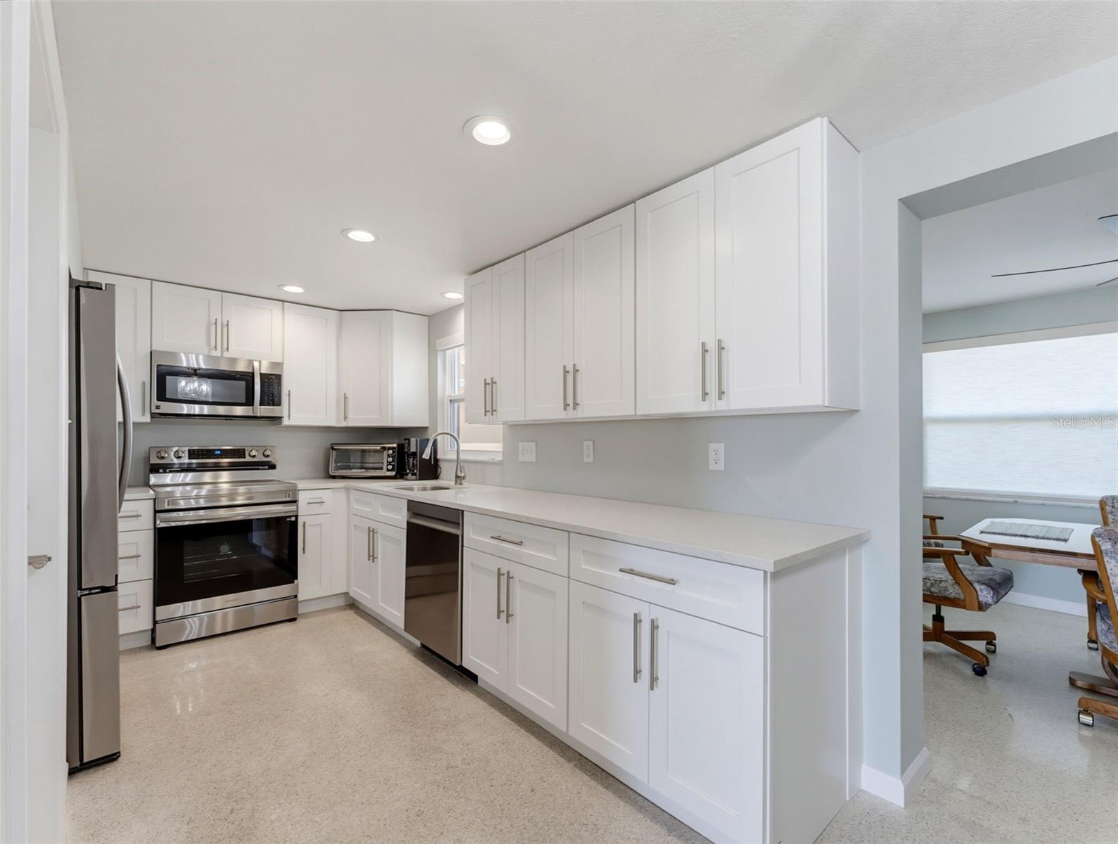 13530 MARIA DR — photo 18