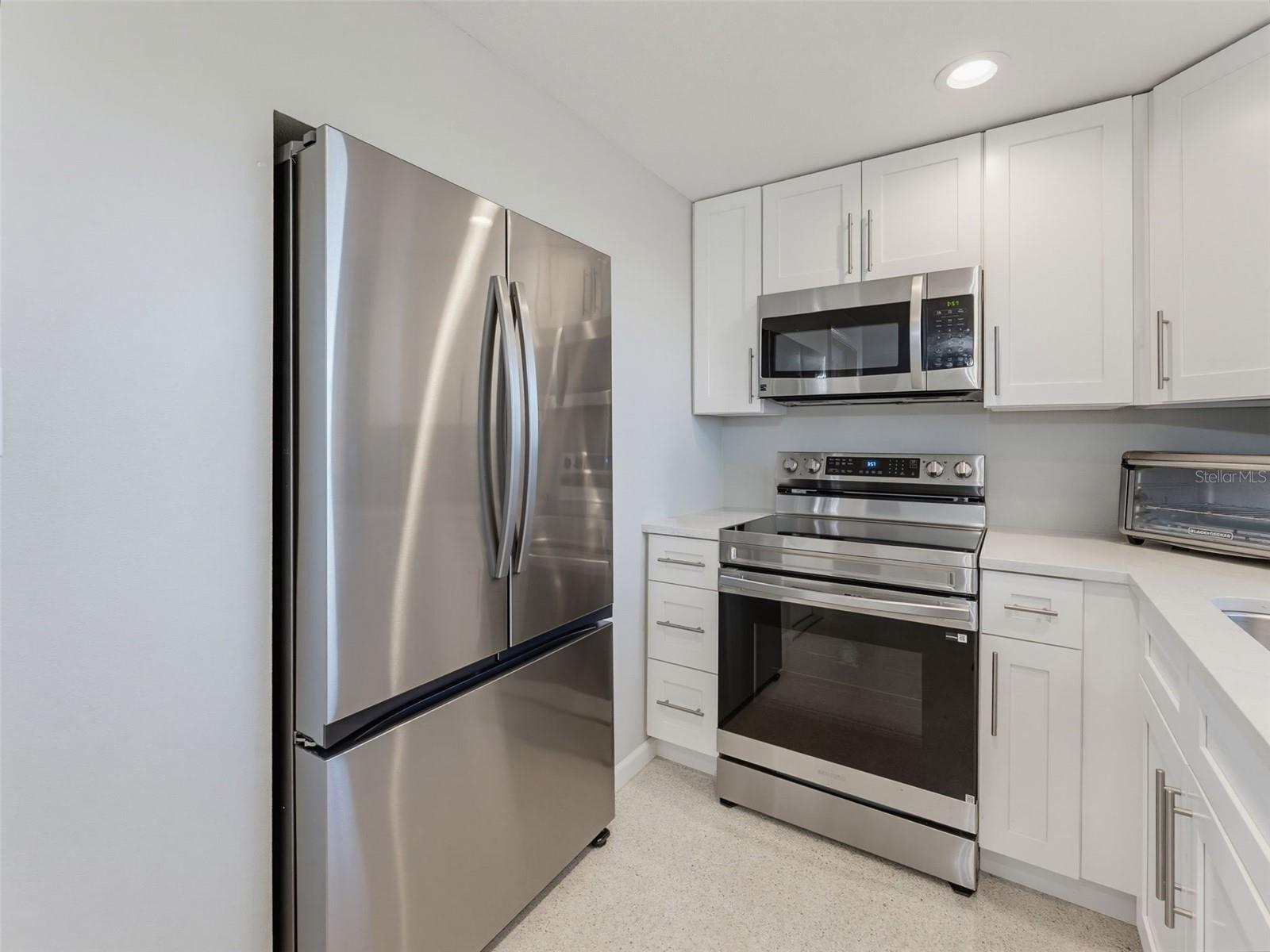 13530 MARIA DR — photo 22