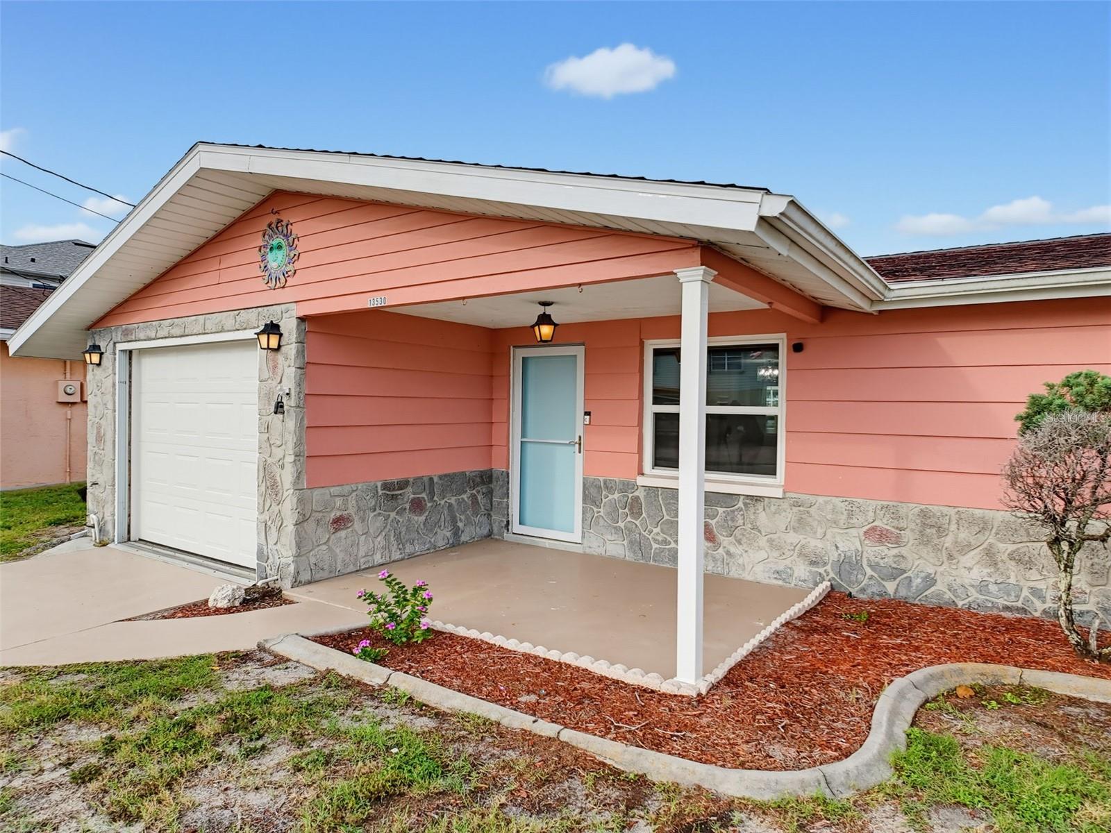 13530 MARIA DR — photo 4