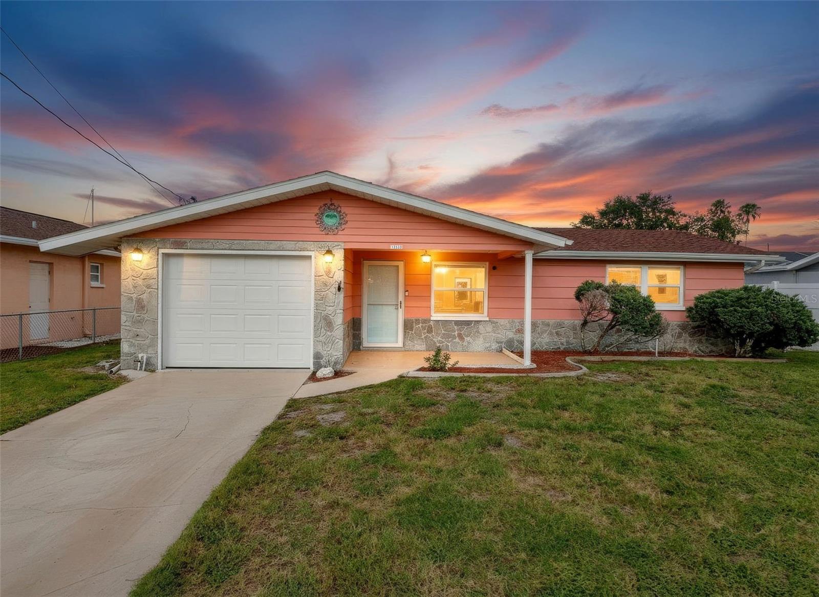13530 MARIA DR — photo 3