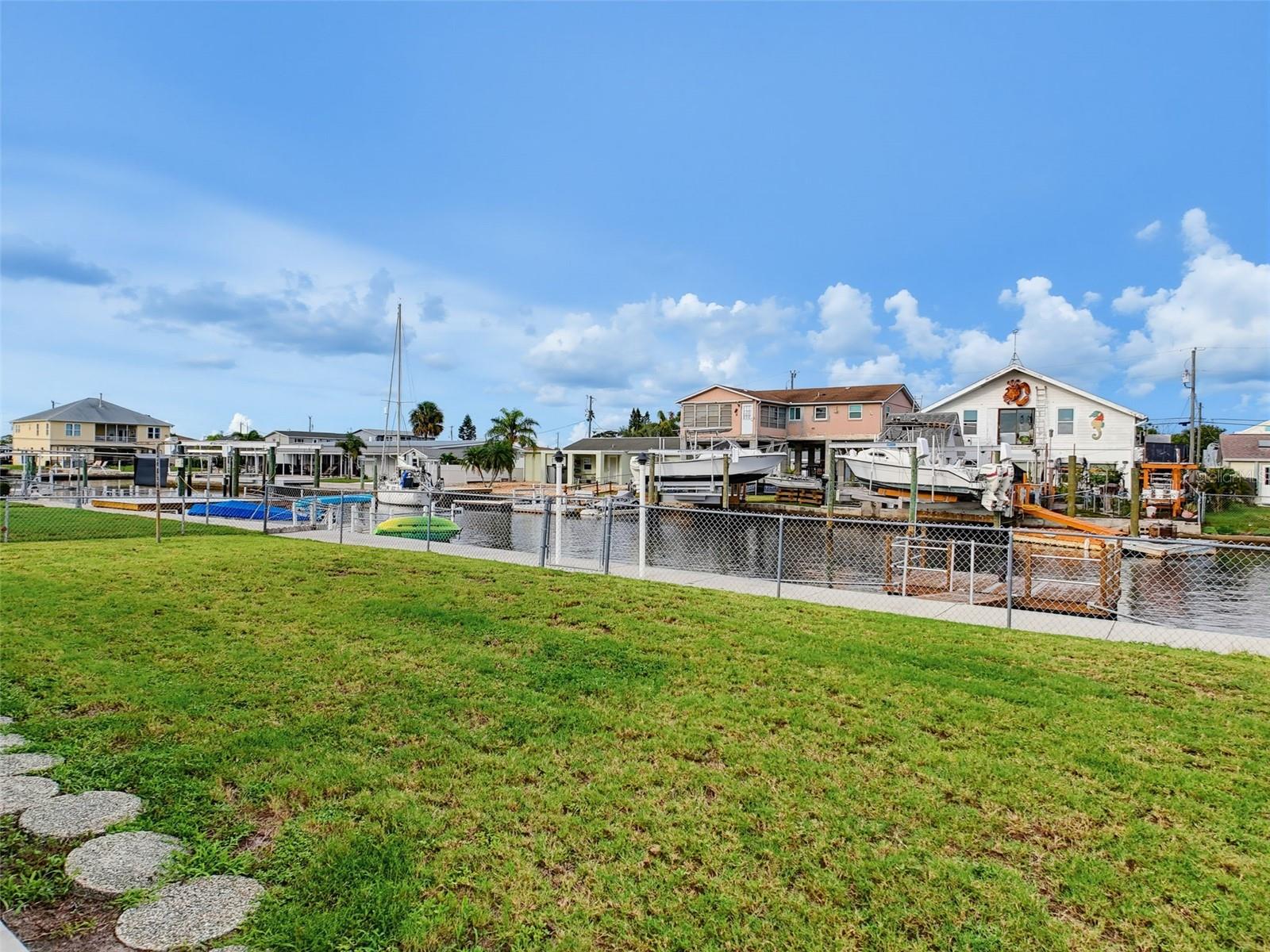 13530 MARIA DR — photo 47