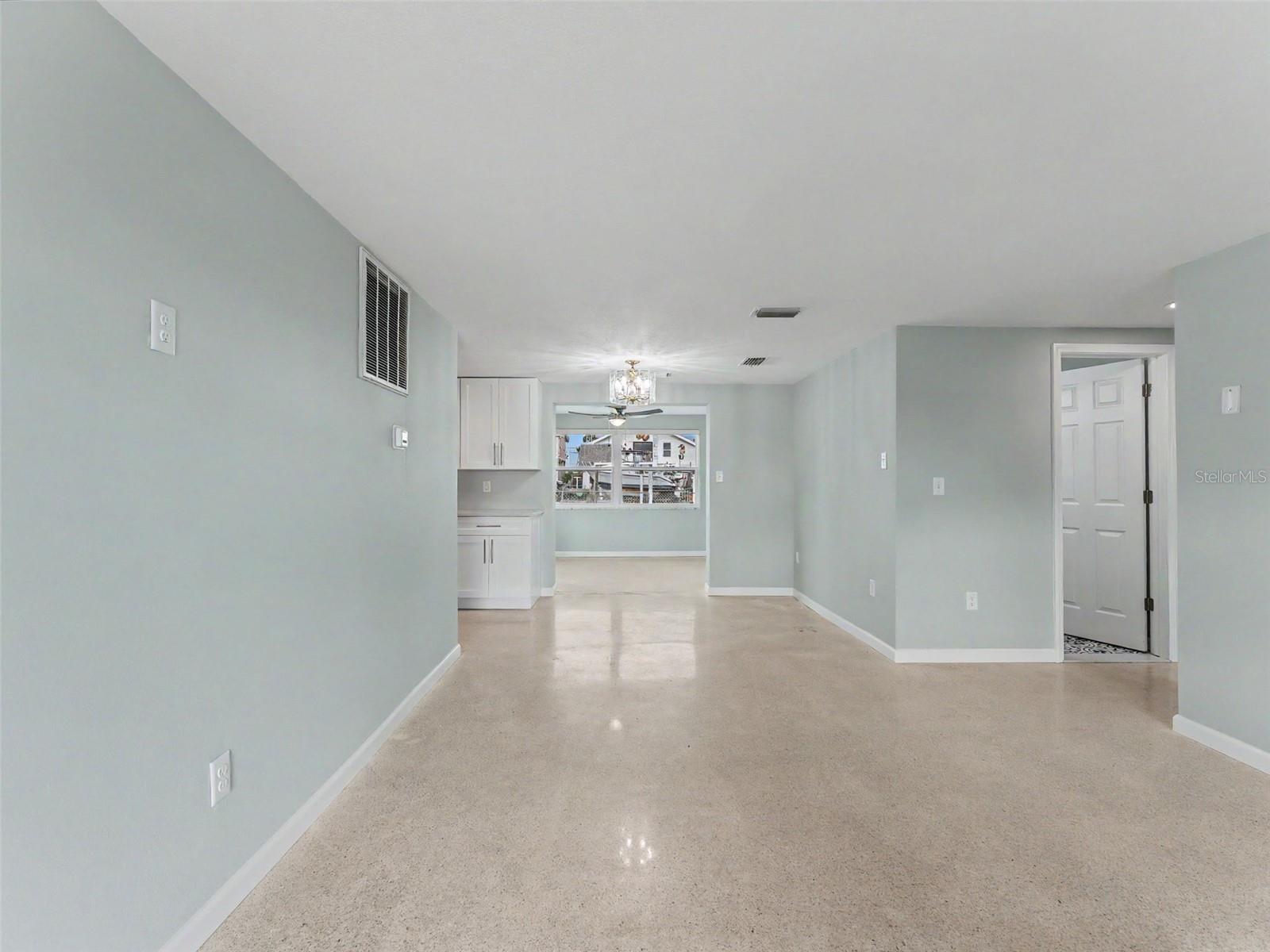 13530 MARIA DR — photo 15
