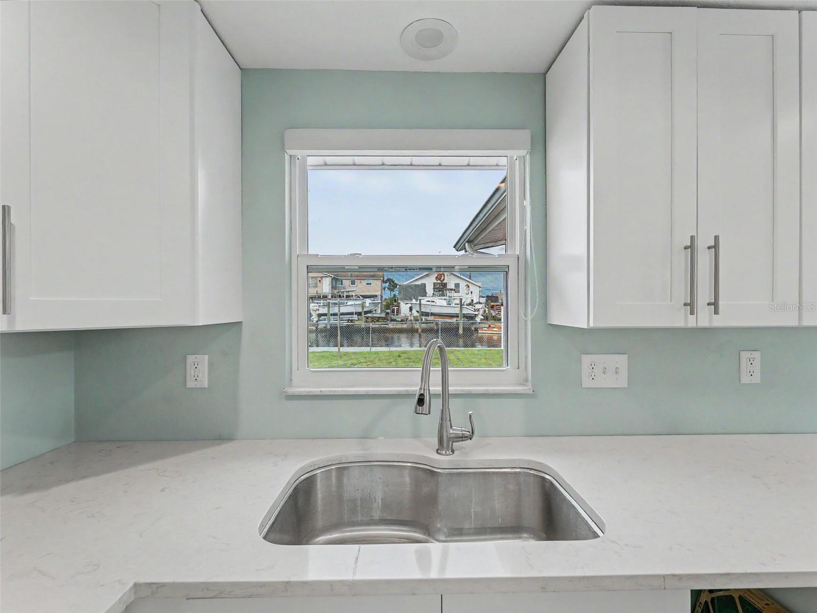 13530 MARIA DR — photo 20