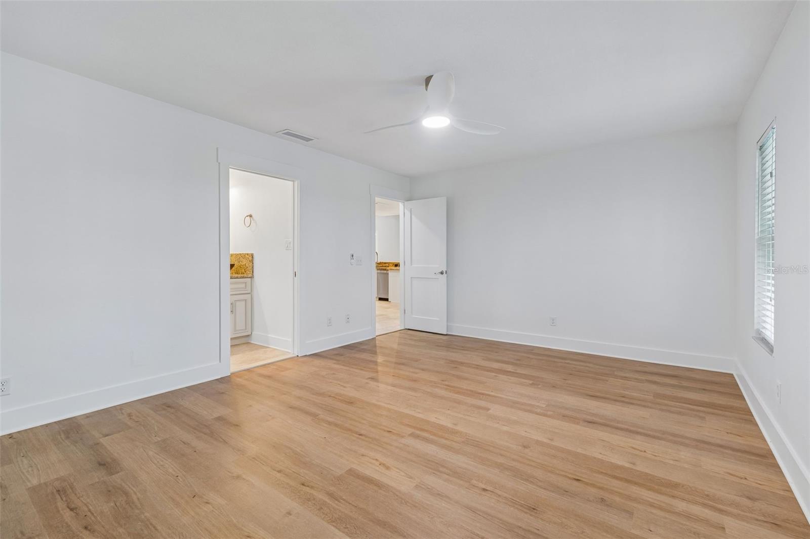 16205 SAWGRASS CIR — photo 36