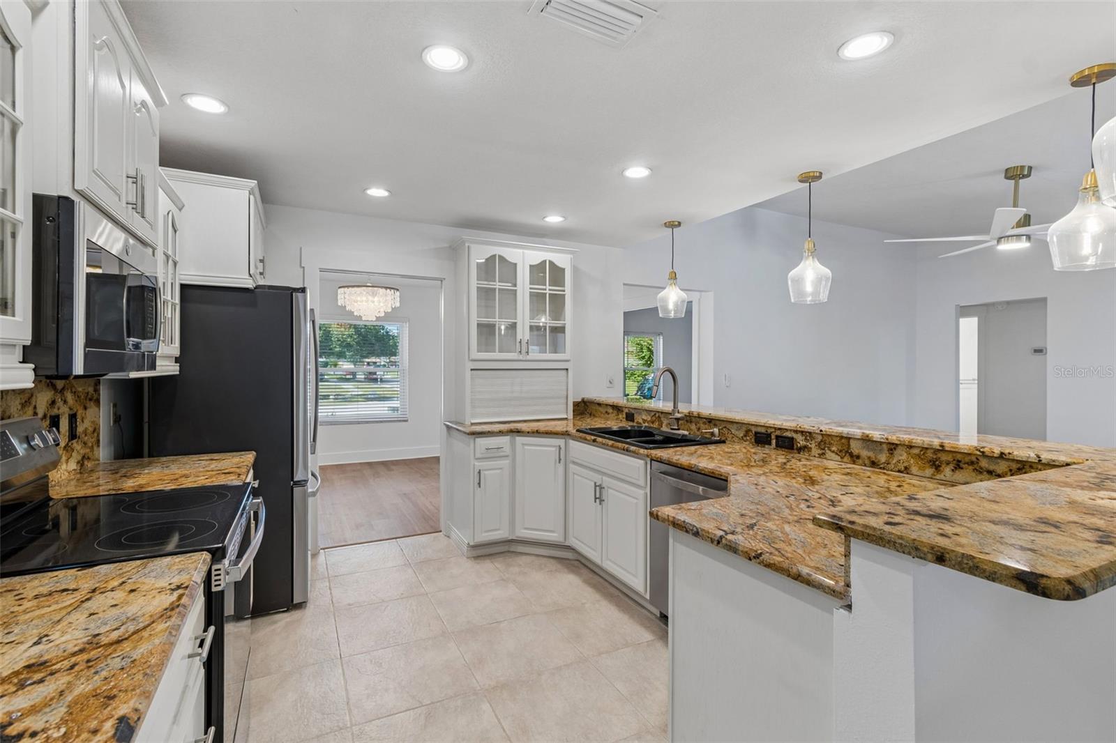 16205 SAWGRASS CIR — photo 39