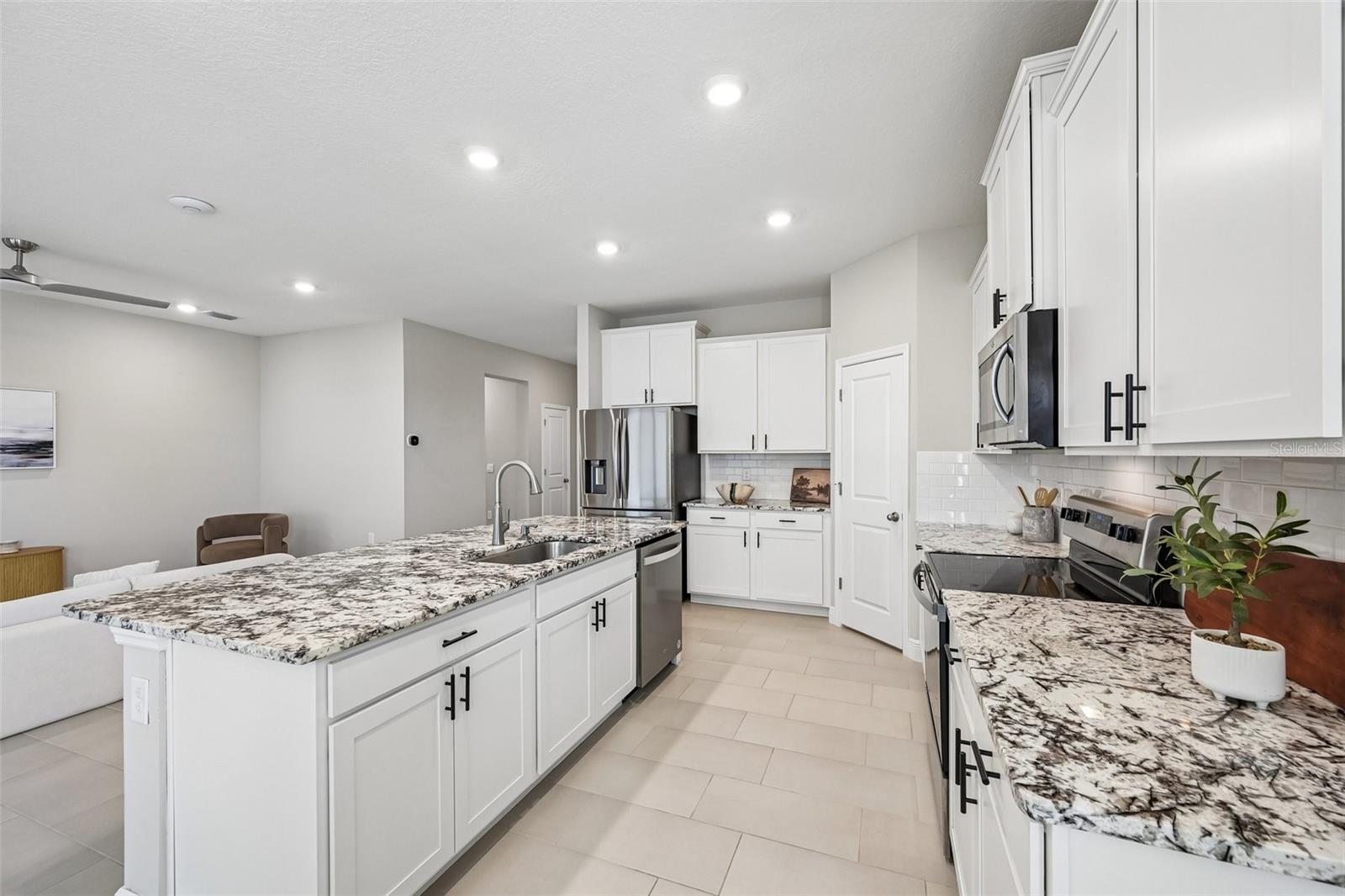 178 MANGROVE MANOR DR — photo 12