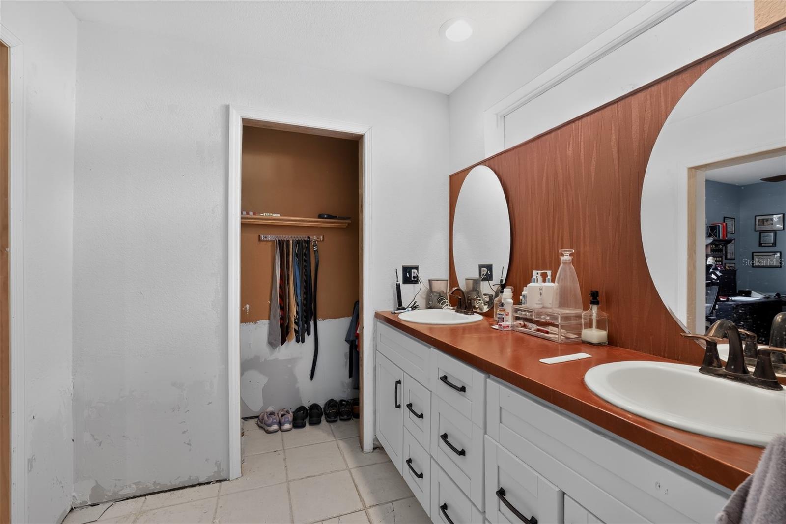 4204 S RENELLIE DR — photo 30
