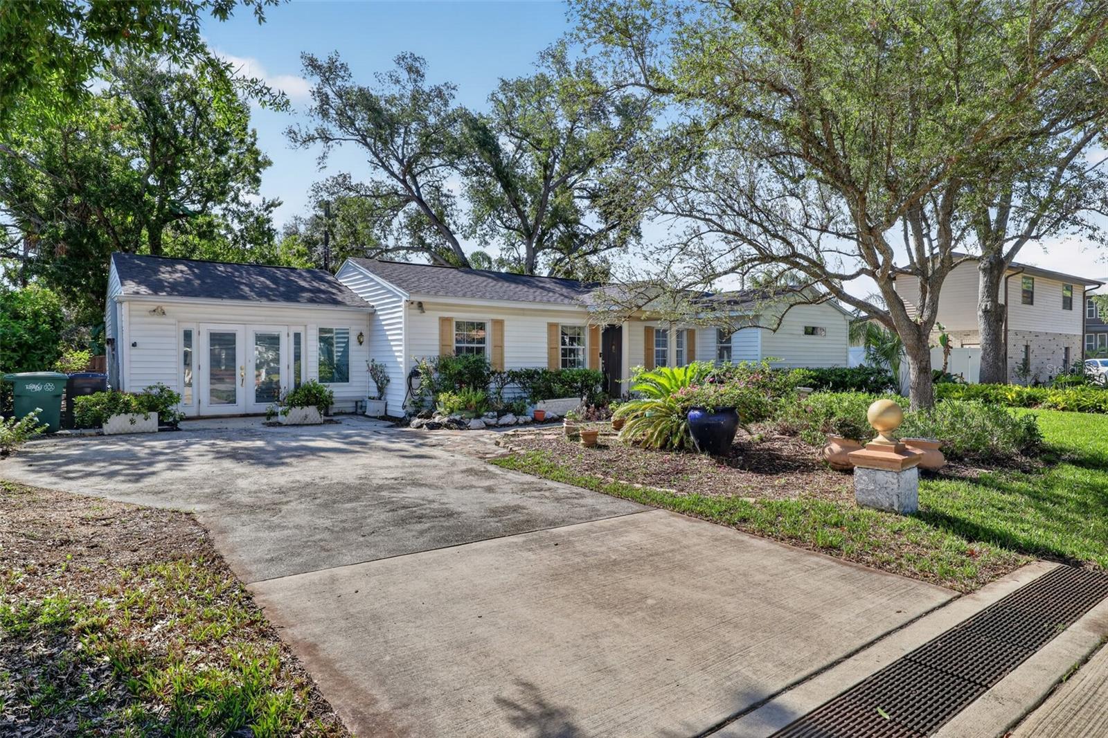4204 S RENELLIE DR — photo 3