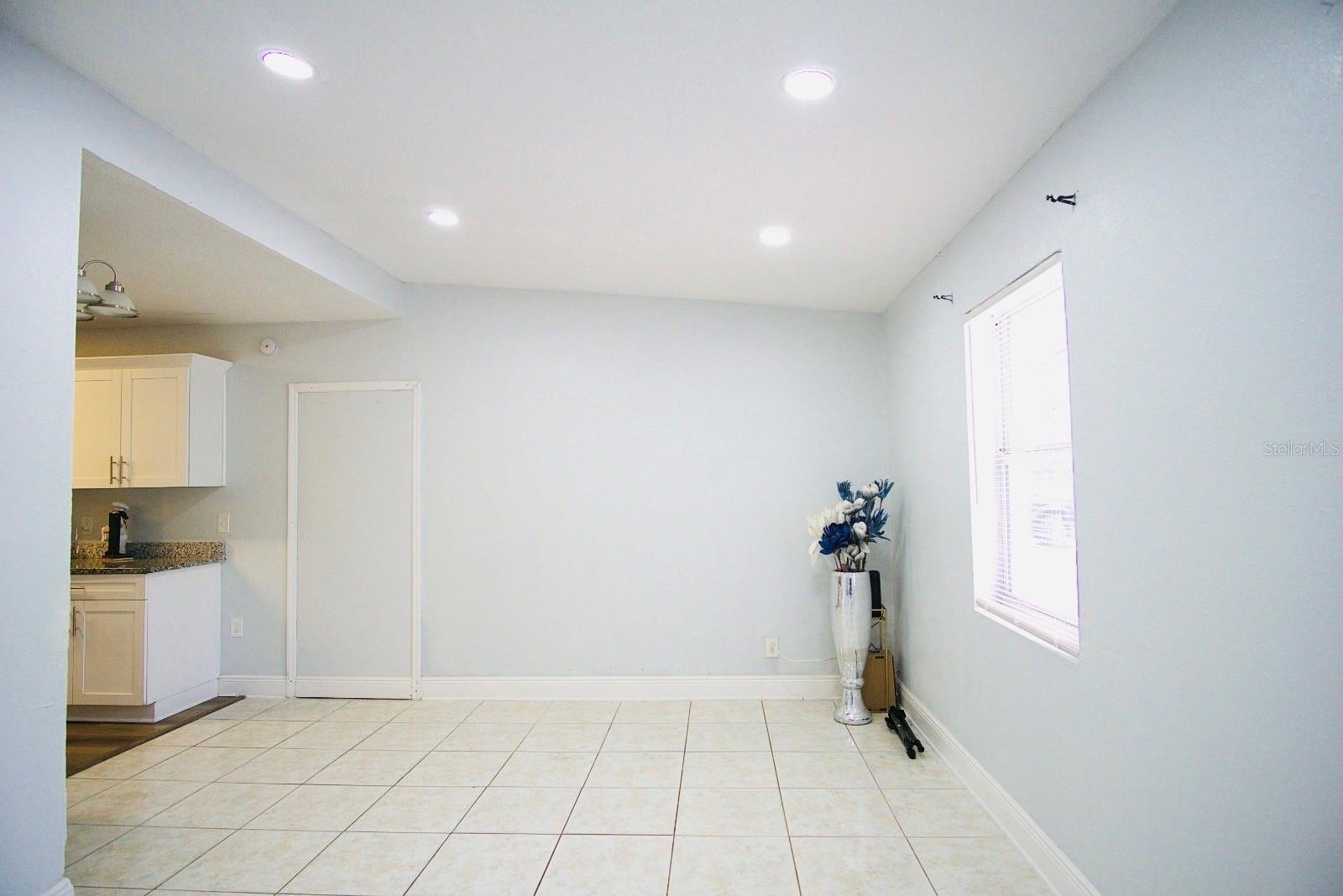601 LIME TREE RD — photo 6