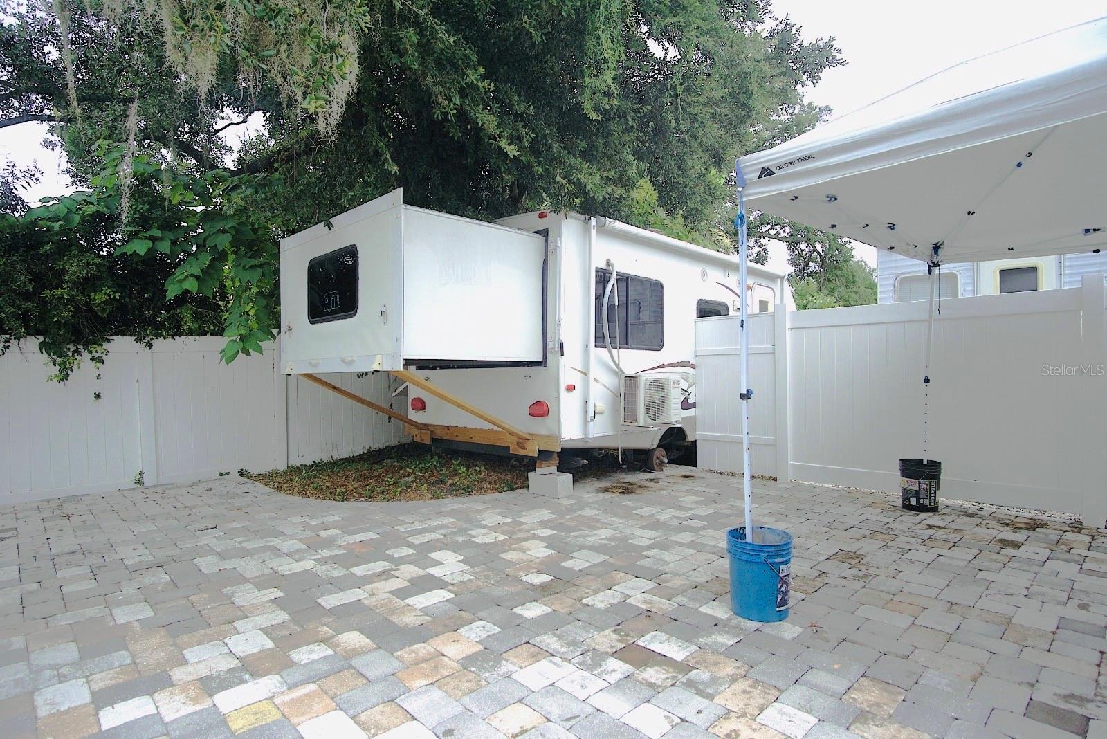 601 LIME TREE RD — photo 32