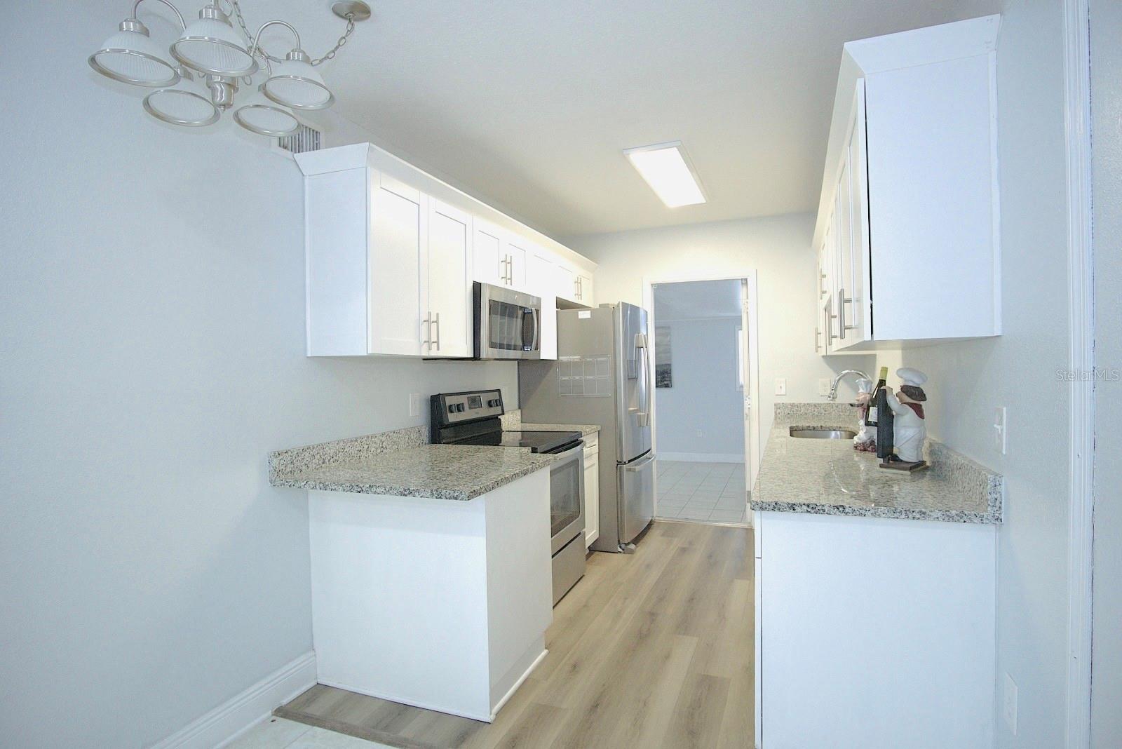 601 LIME TREE RD — photo 9