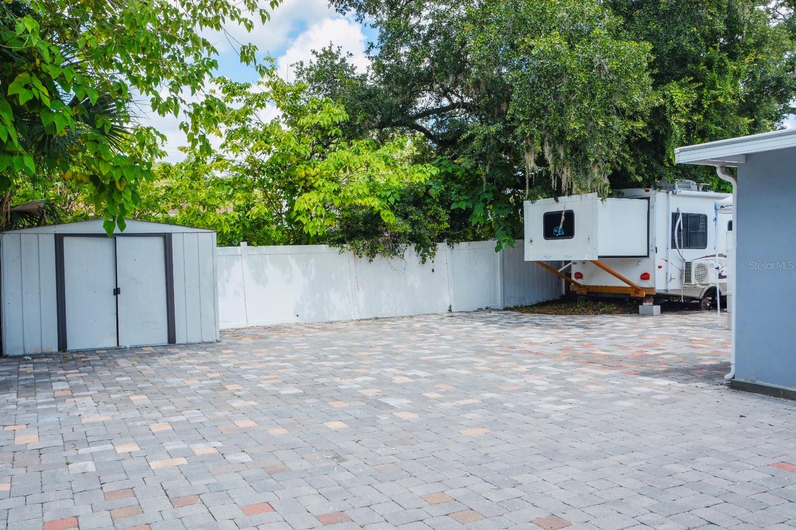 601 LIME TREE RD — photo 30