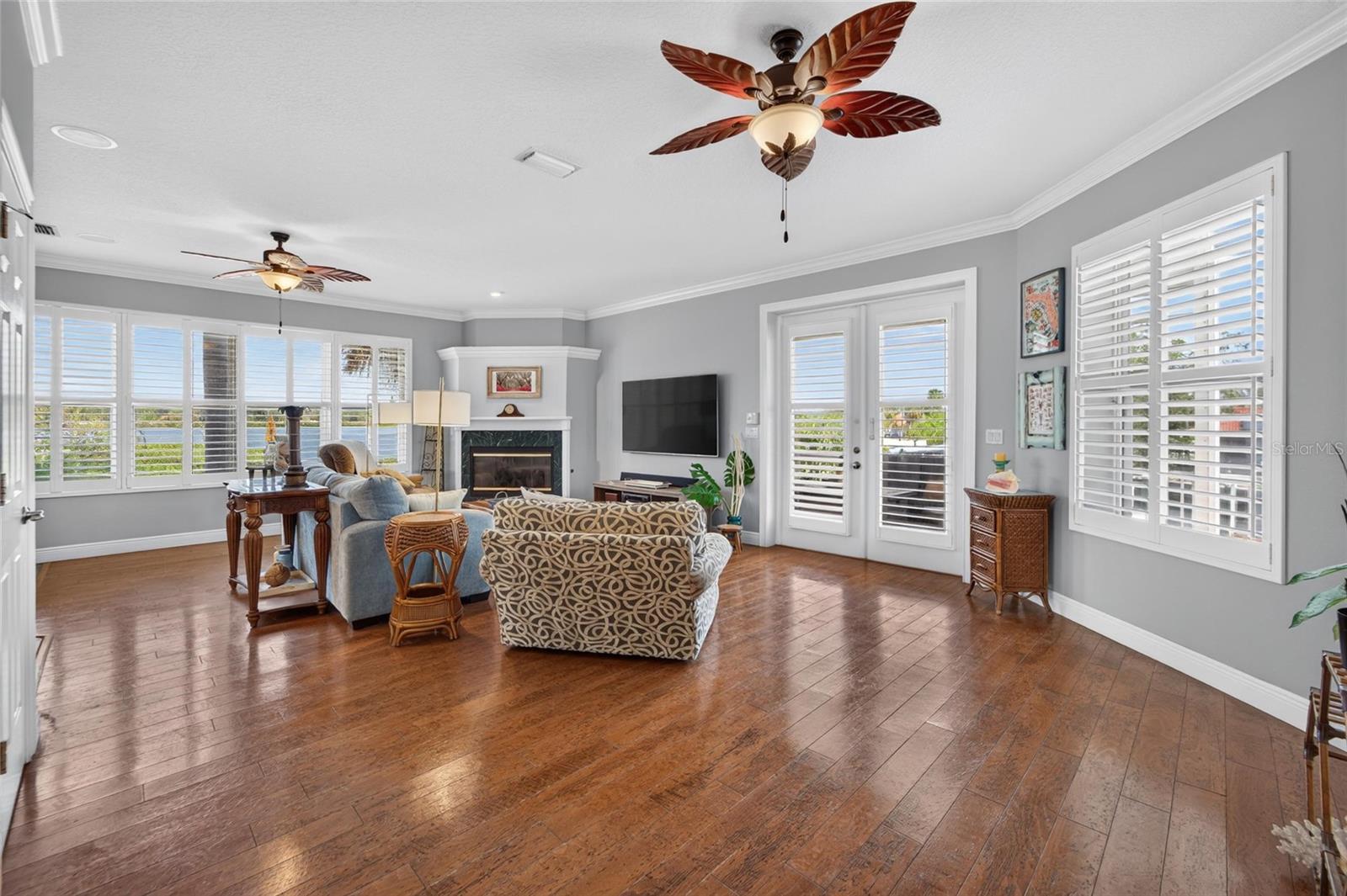 339 MANATEE LN — photo 18