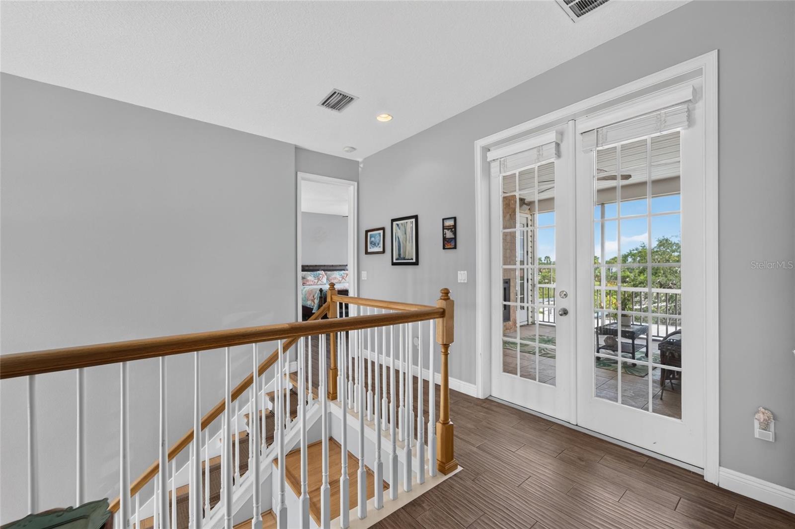 339 MANATEE LN — photo 23