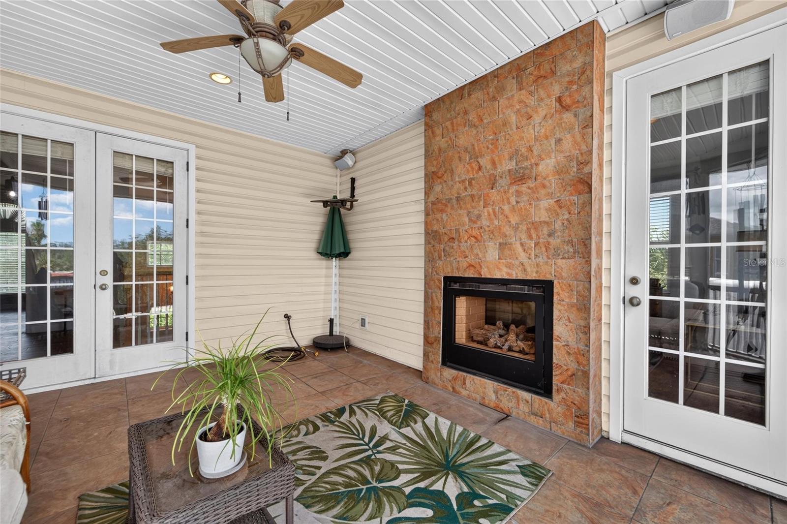 339 MANATEE LN — photo 25