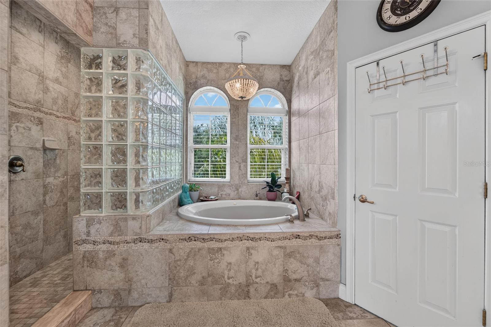 339 MANATEE LN — photo 27