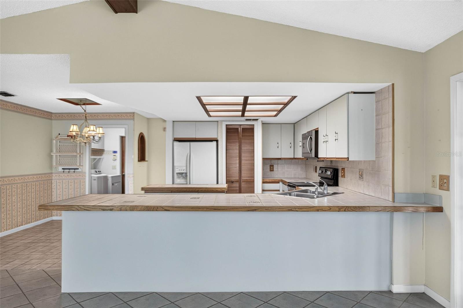 6328 N QUEENSWAY DR — photo 15