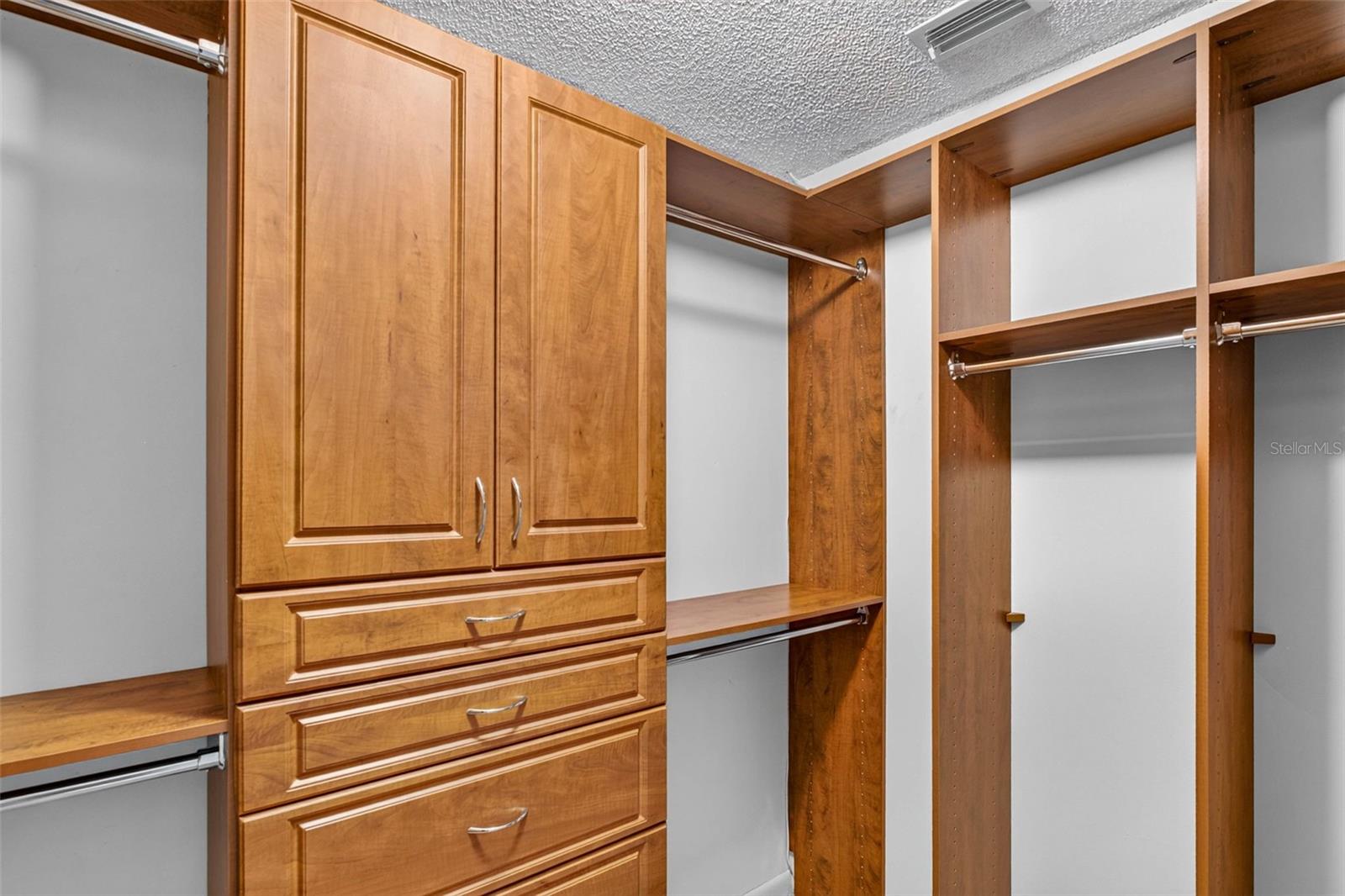 6328 N QUEENSWAY DR — photo 28