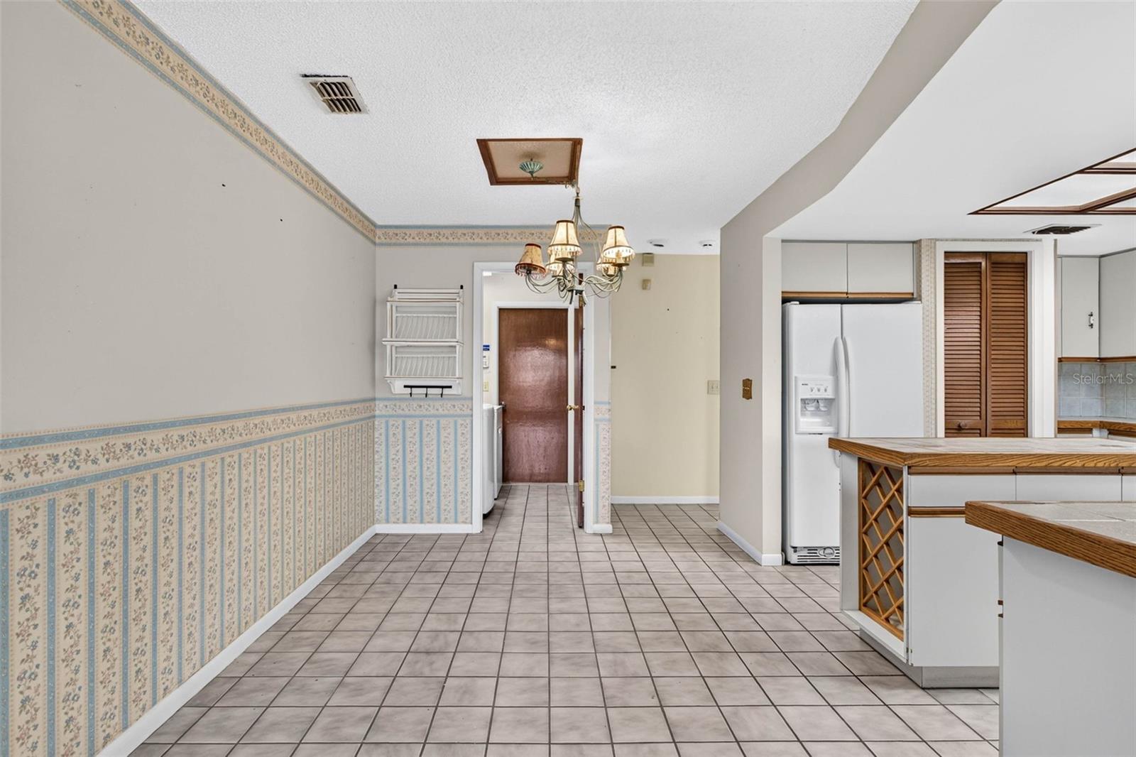 6328 N QUEENSWAY DR — photo 13