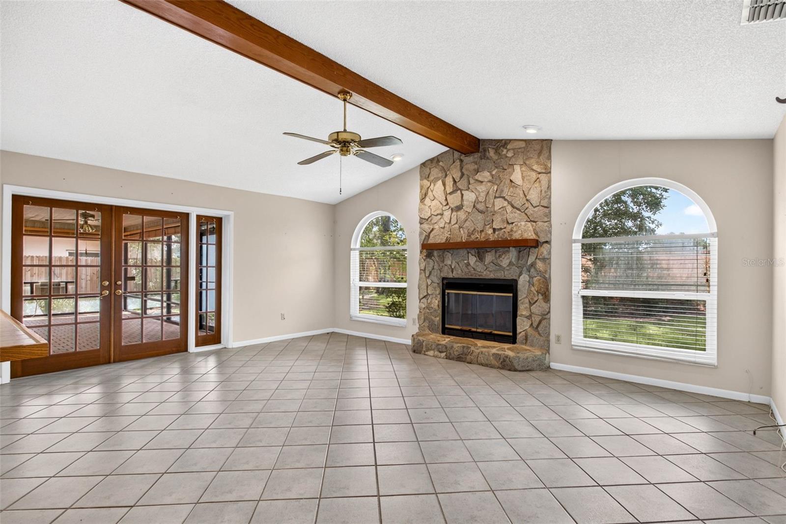 6328 N QUEENSWAY DR — photo 17