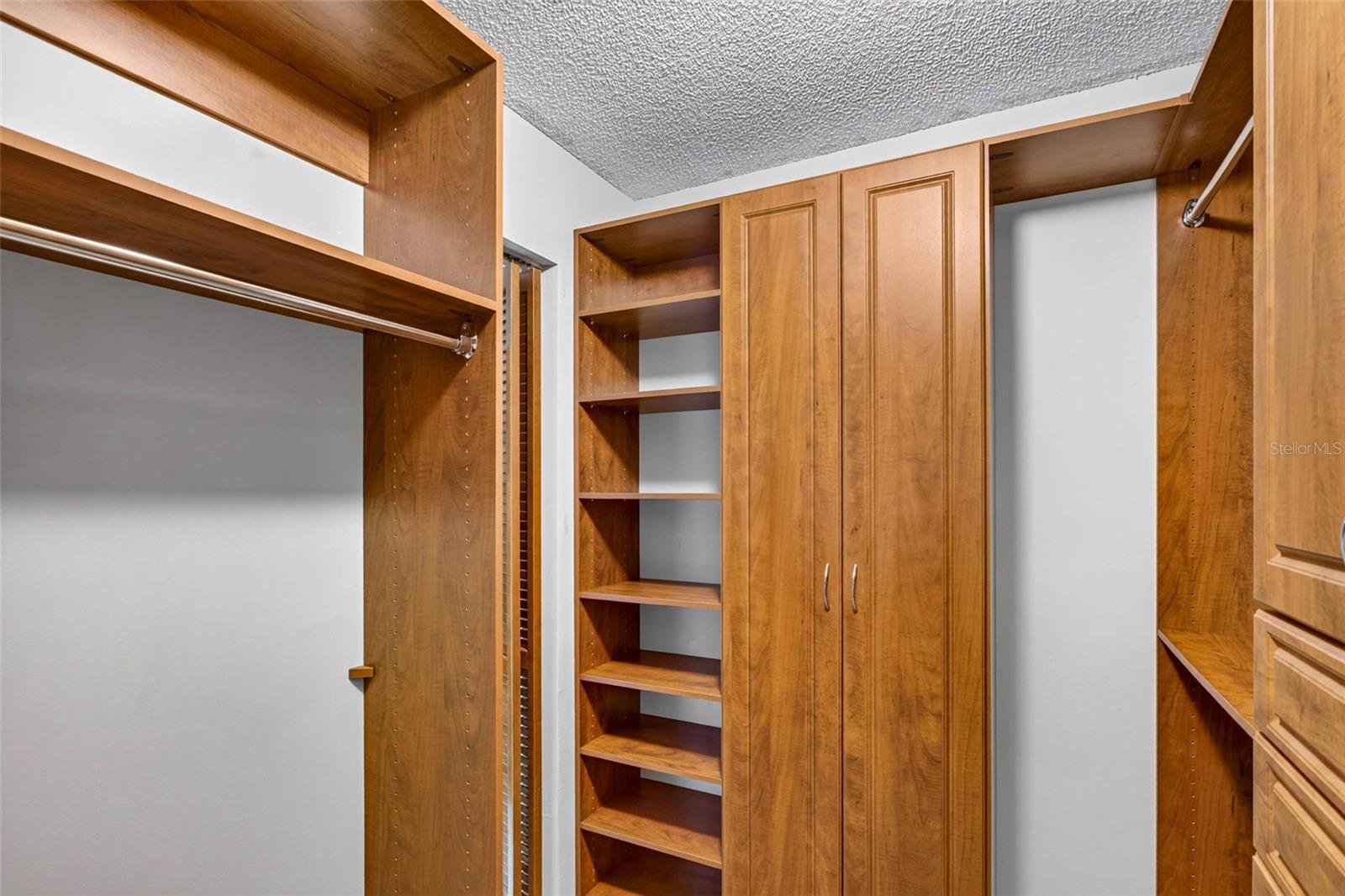 6328 N QUEENSWAY DR — photo 29