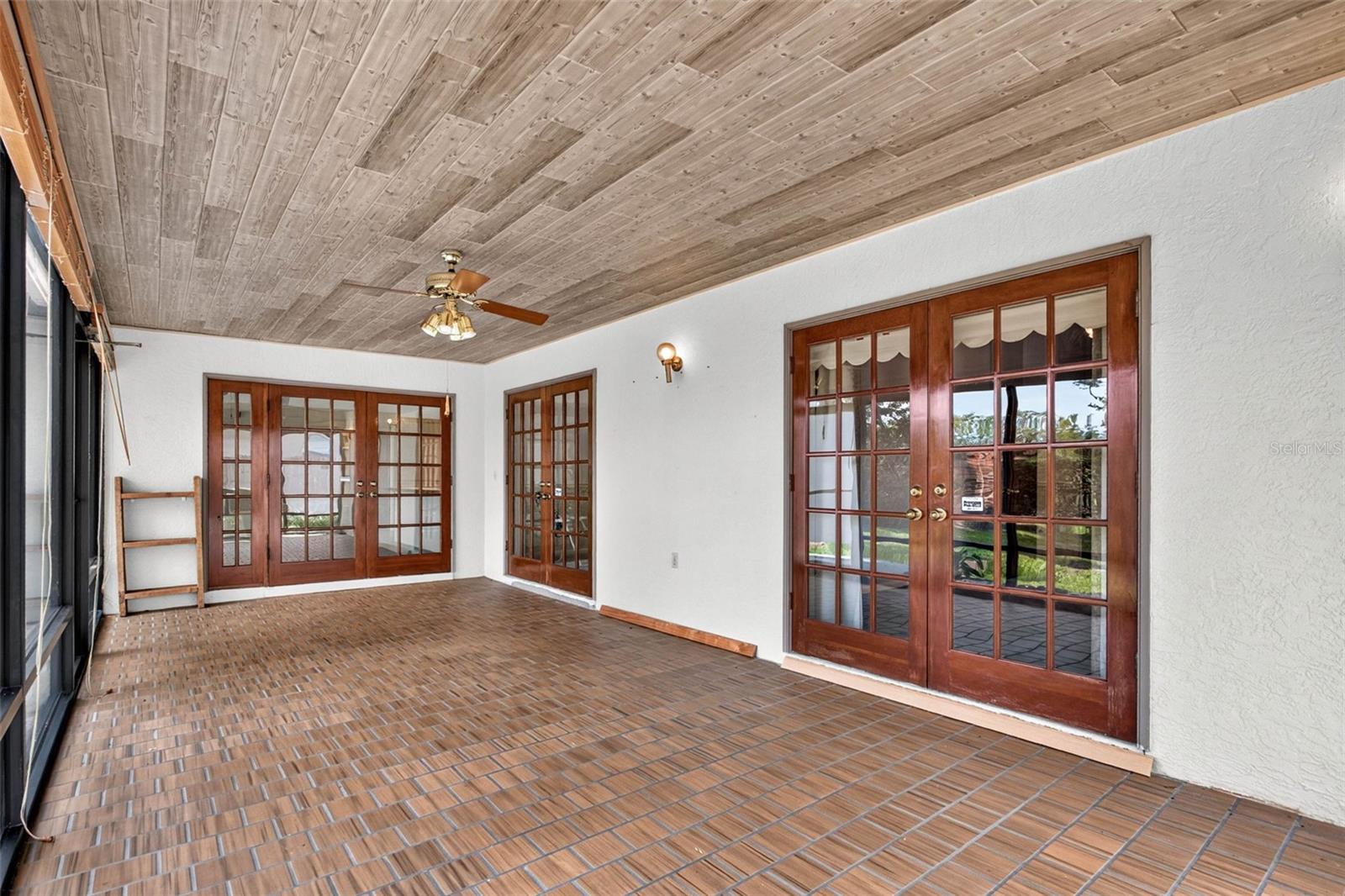 6328 N QUEENSWAY DR — photo 37