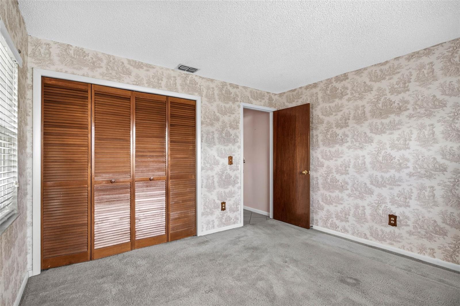 6328 N QUEENSWAY DR — photo 33