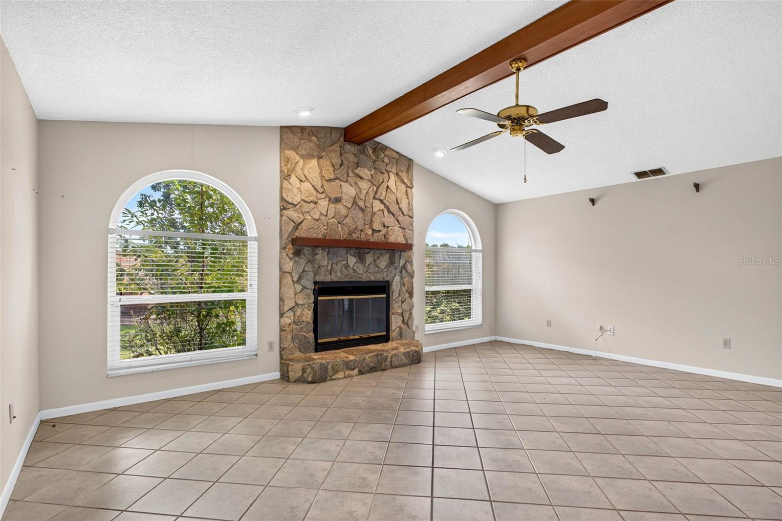 6328 N QUEENSWAY DR — photo 19